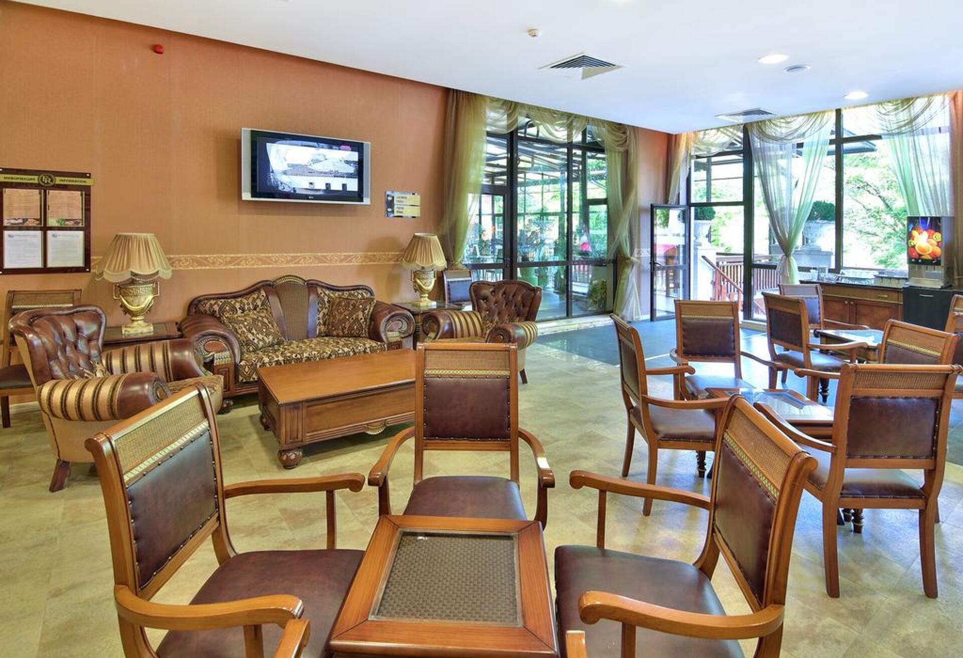 Estreya Palace 23
