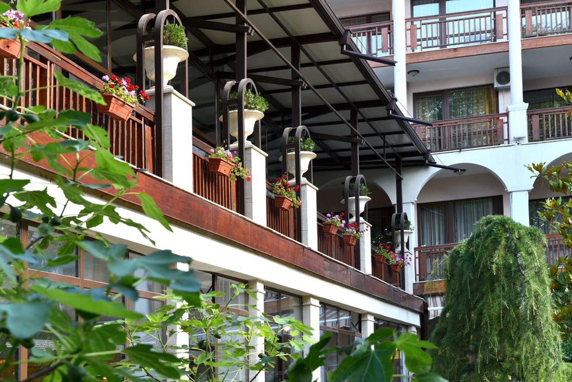 Estreya Palace 3
