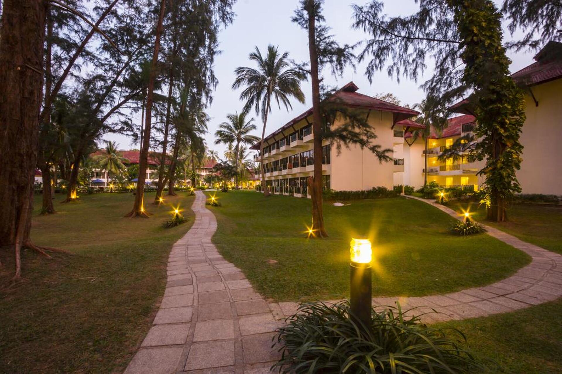 Amora Beach Resort Phuket 4* 27