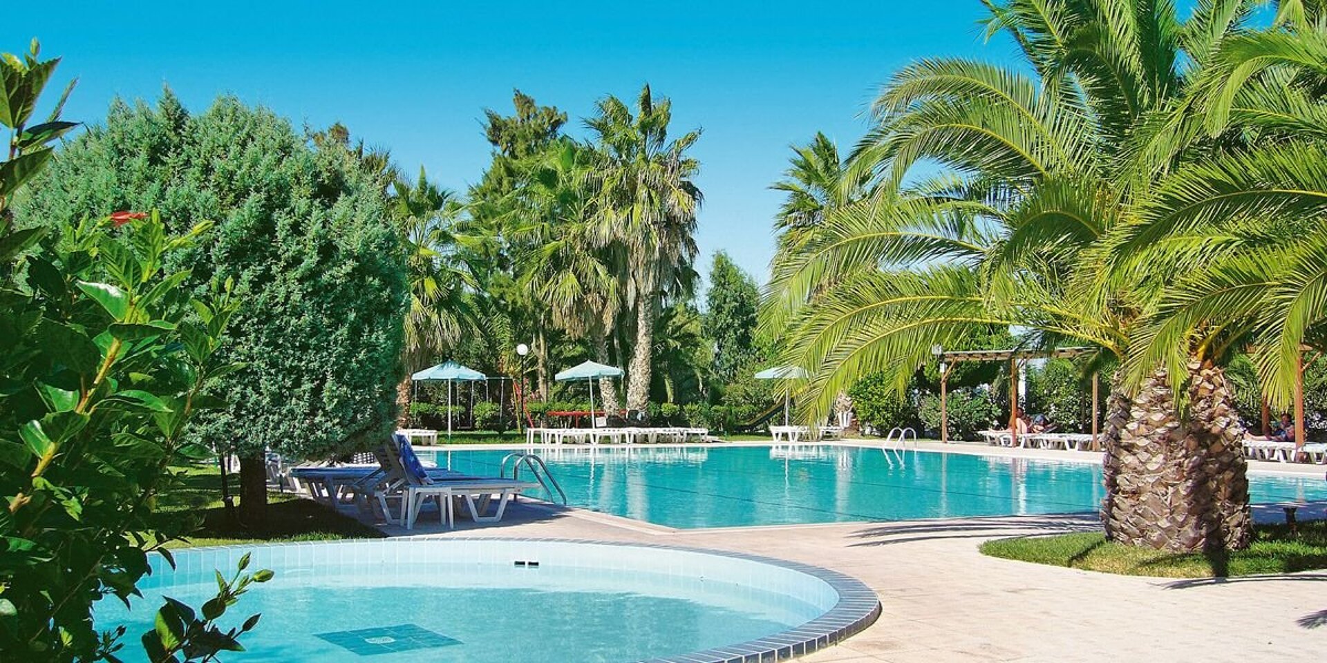 Nina Beach Hotel  3* 0