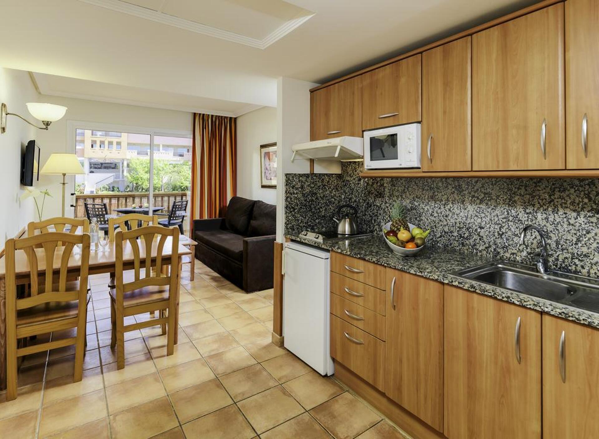 H10 Mediterranean Village 4* 10