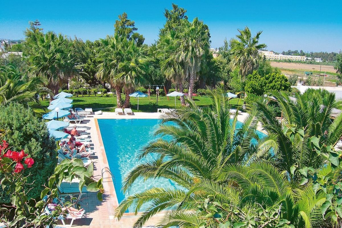 Nina Beach Hotel  3* last