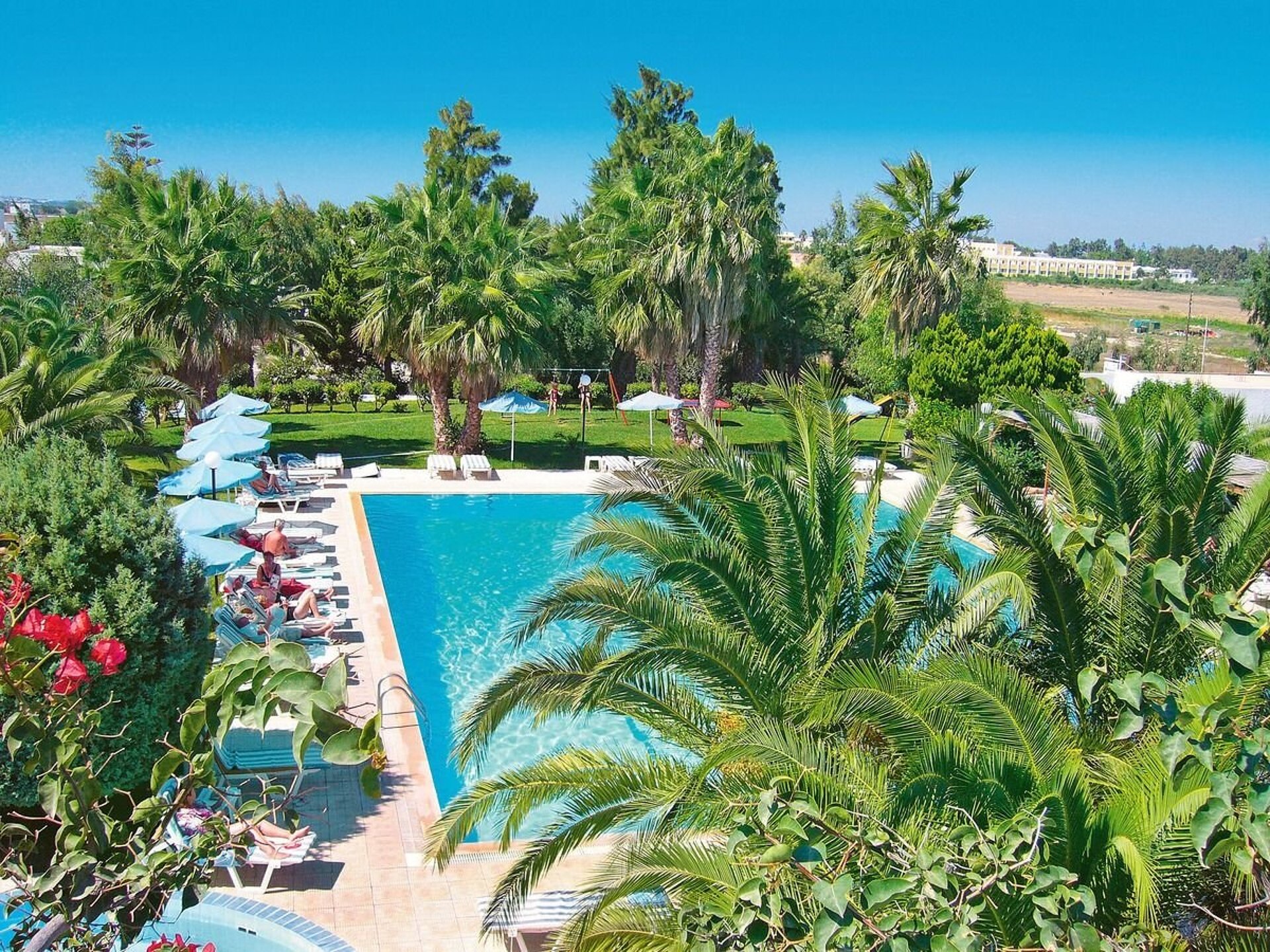 Nina Beach Hotel  3* 3