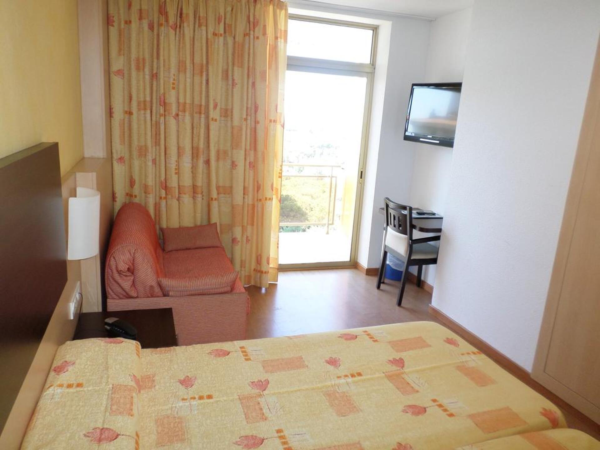 Hotel Blaumar  4* 24