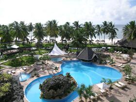 Diani Reef Beach Resort & Spa 5*