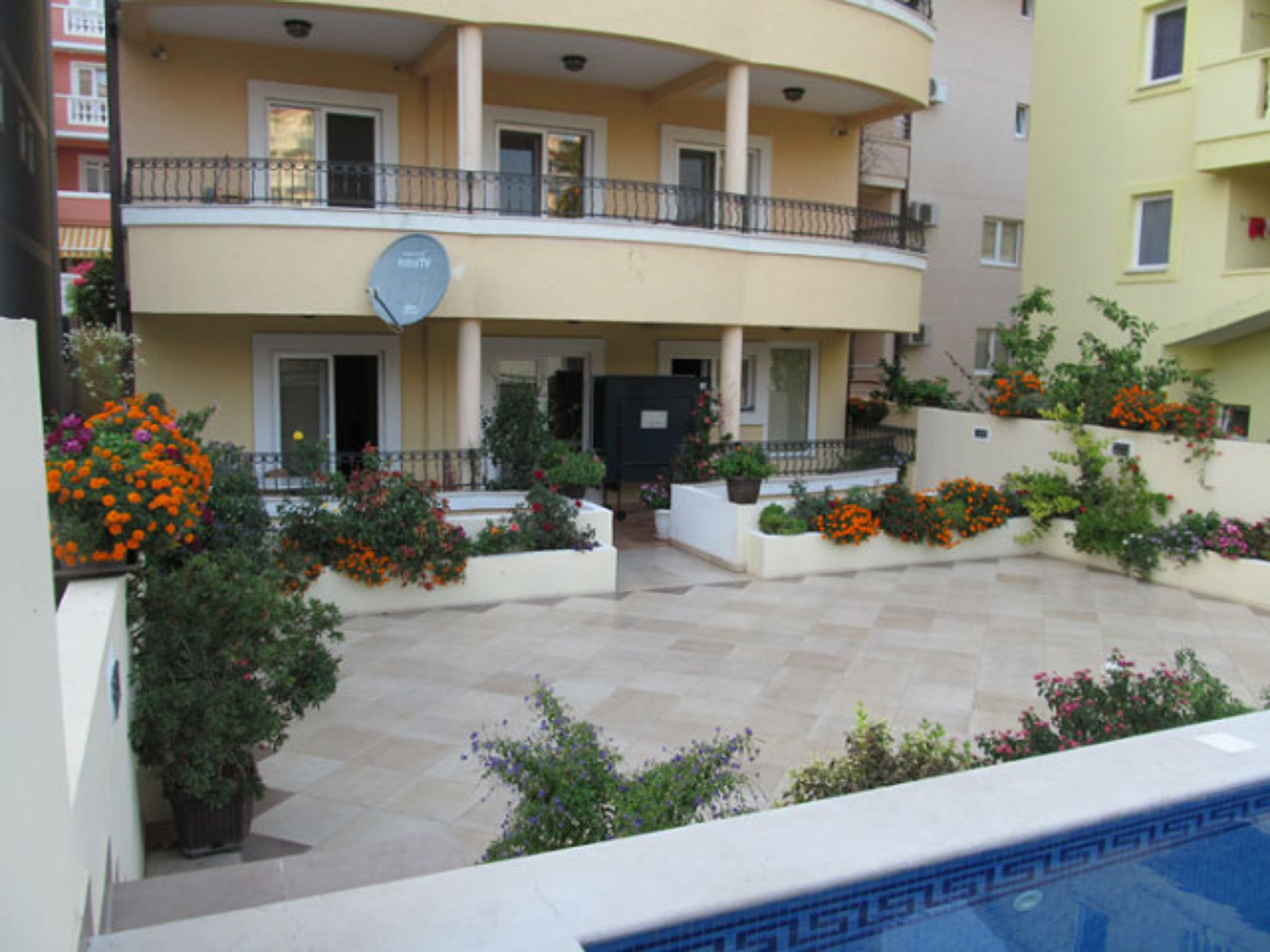 Becici Studios 4* 8