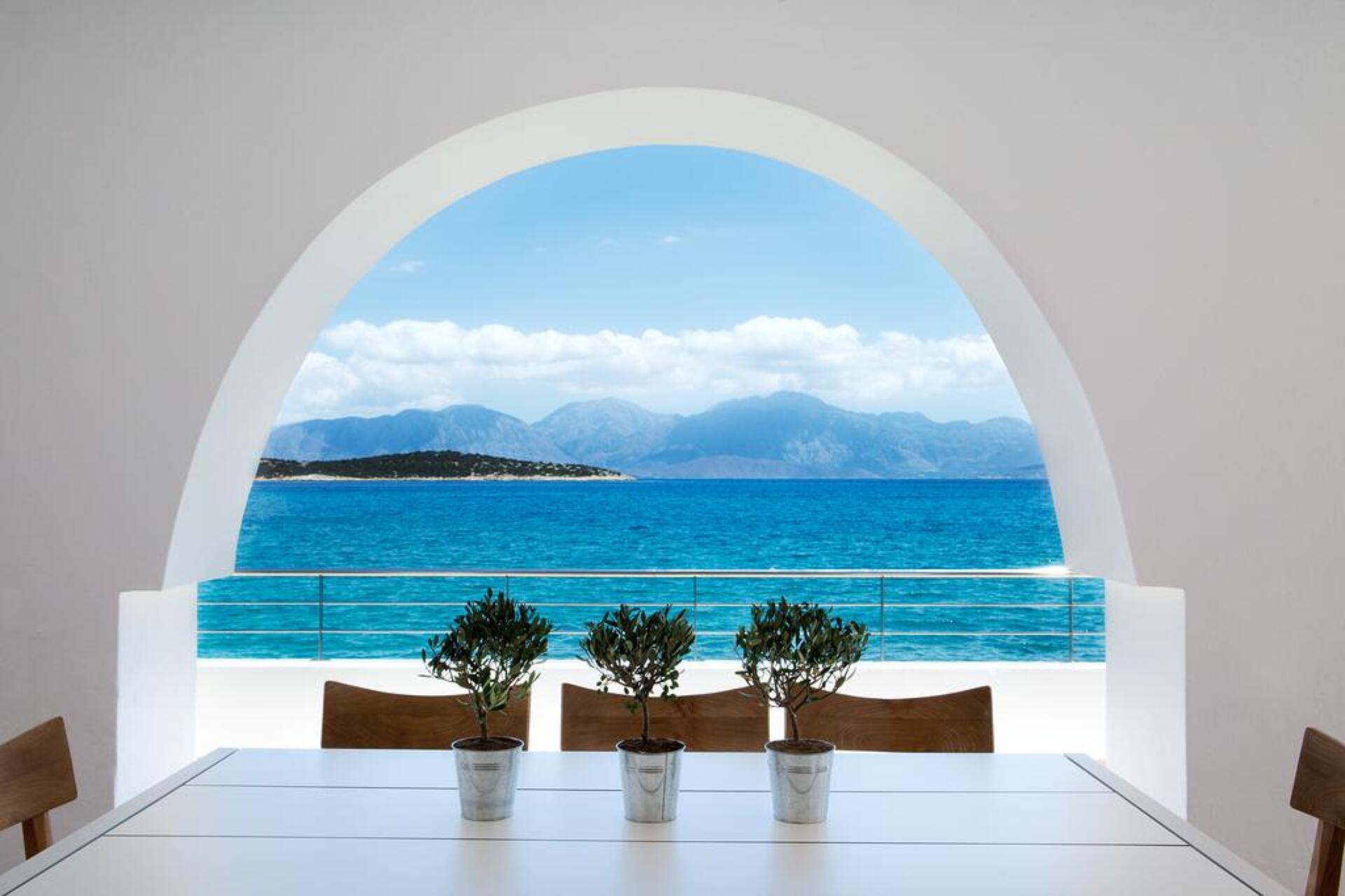 Minos Beach Art Hotel 5* 0