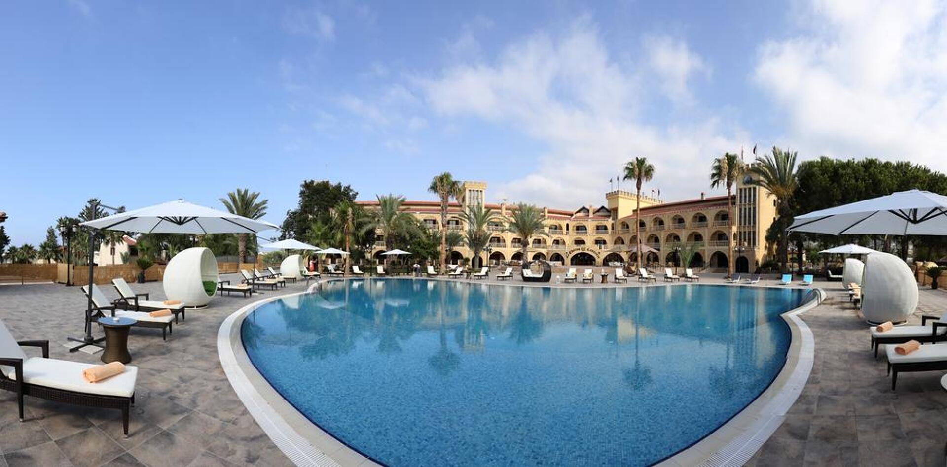 Le Chateu Lamboussa Hotel 4* 0