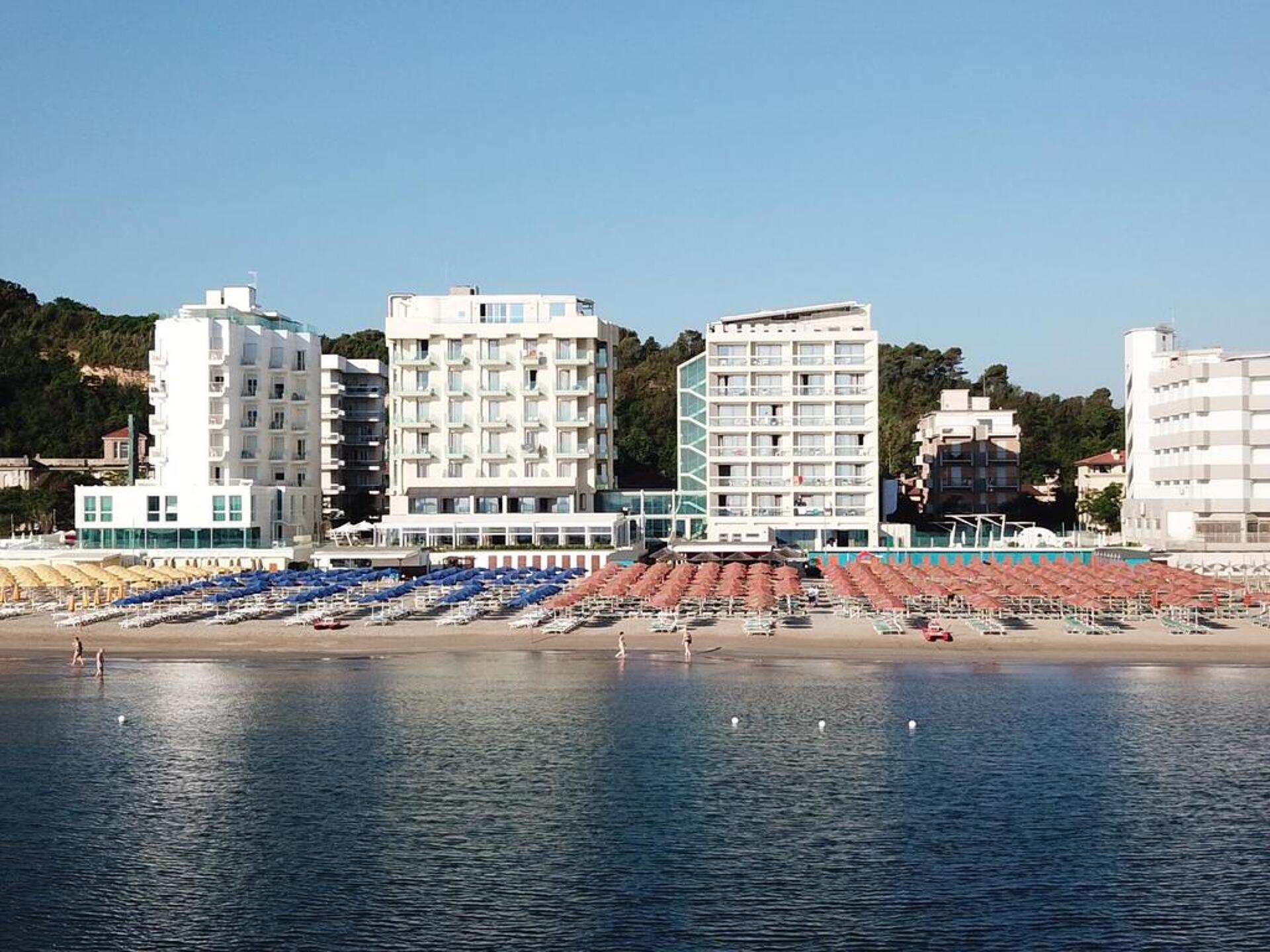 Nautilus Family Pesaro 4* 1