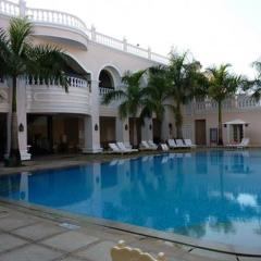 Отель Club Mahindra Emerald Palms  3*