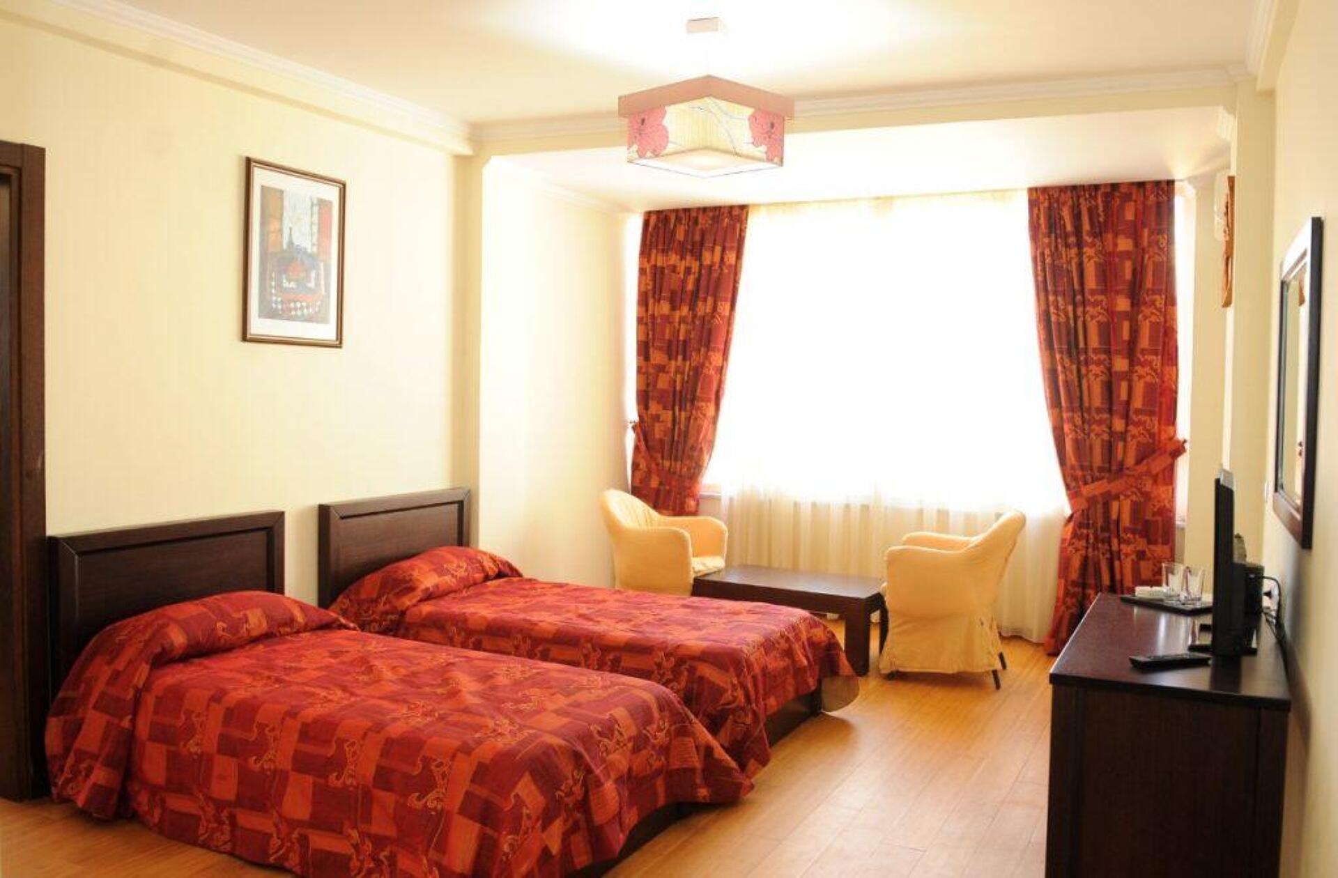 Leonardo Durres 4* 6
