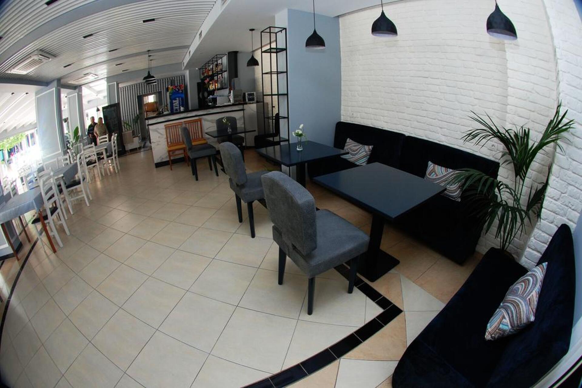 Alpha Hotel 3* 7