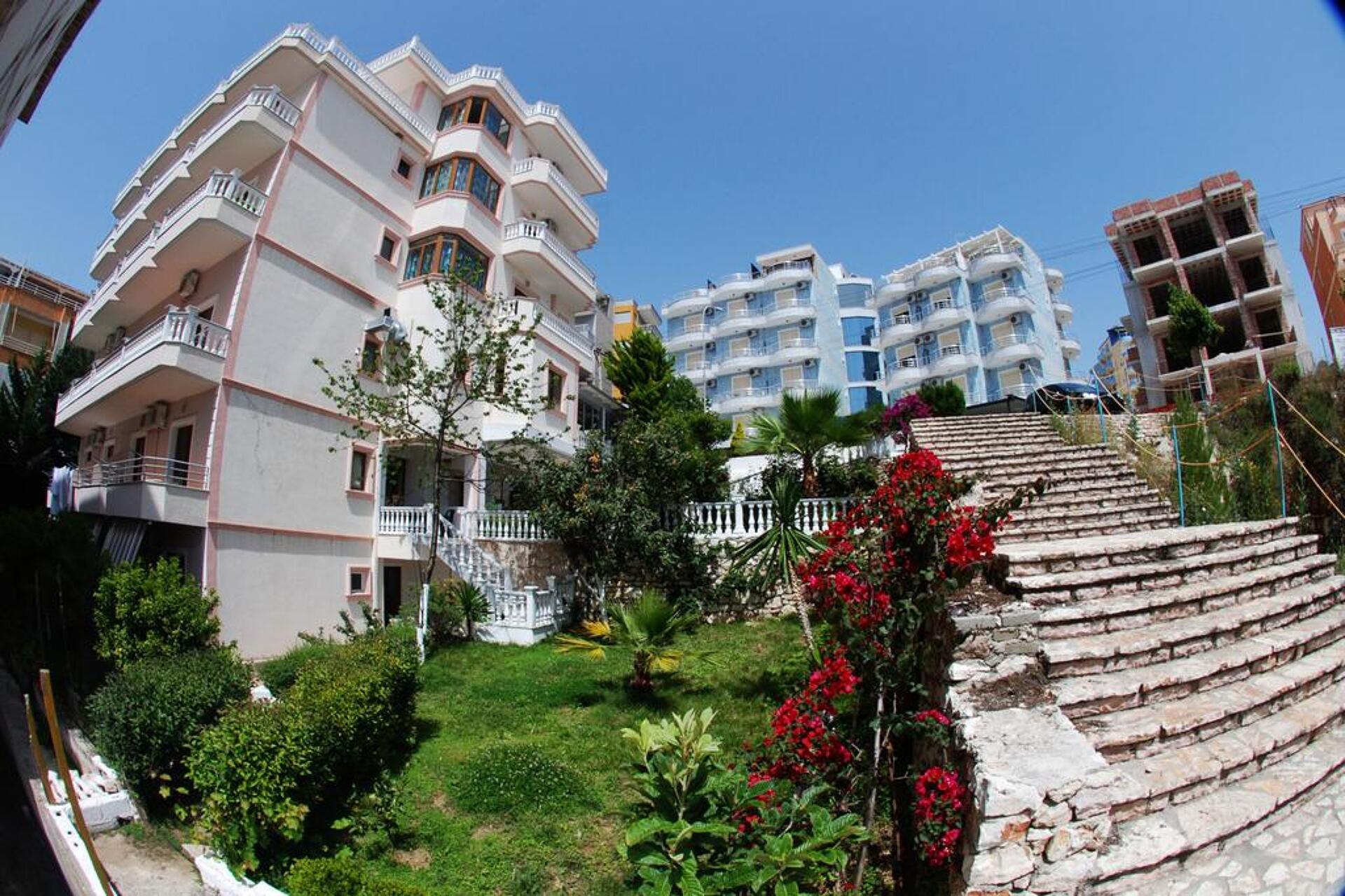 Alpha Hotel 3* 2