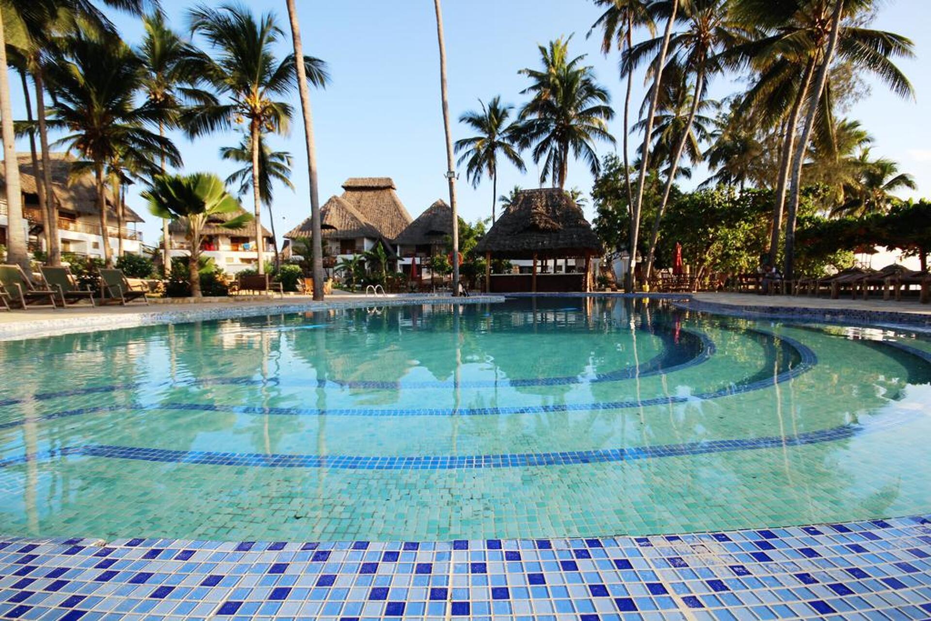 Paradise Beach Resort 4* 2