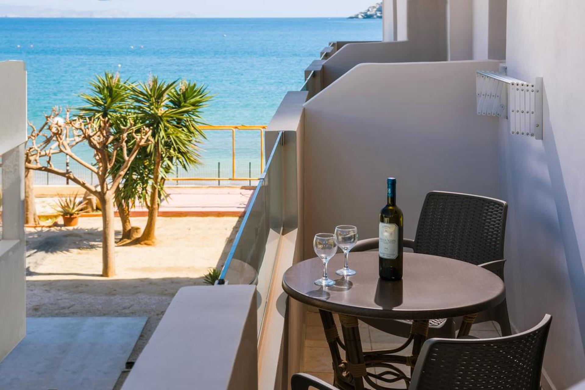 Thania Seaside Luxury Smotel Apartments 3* 5