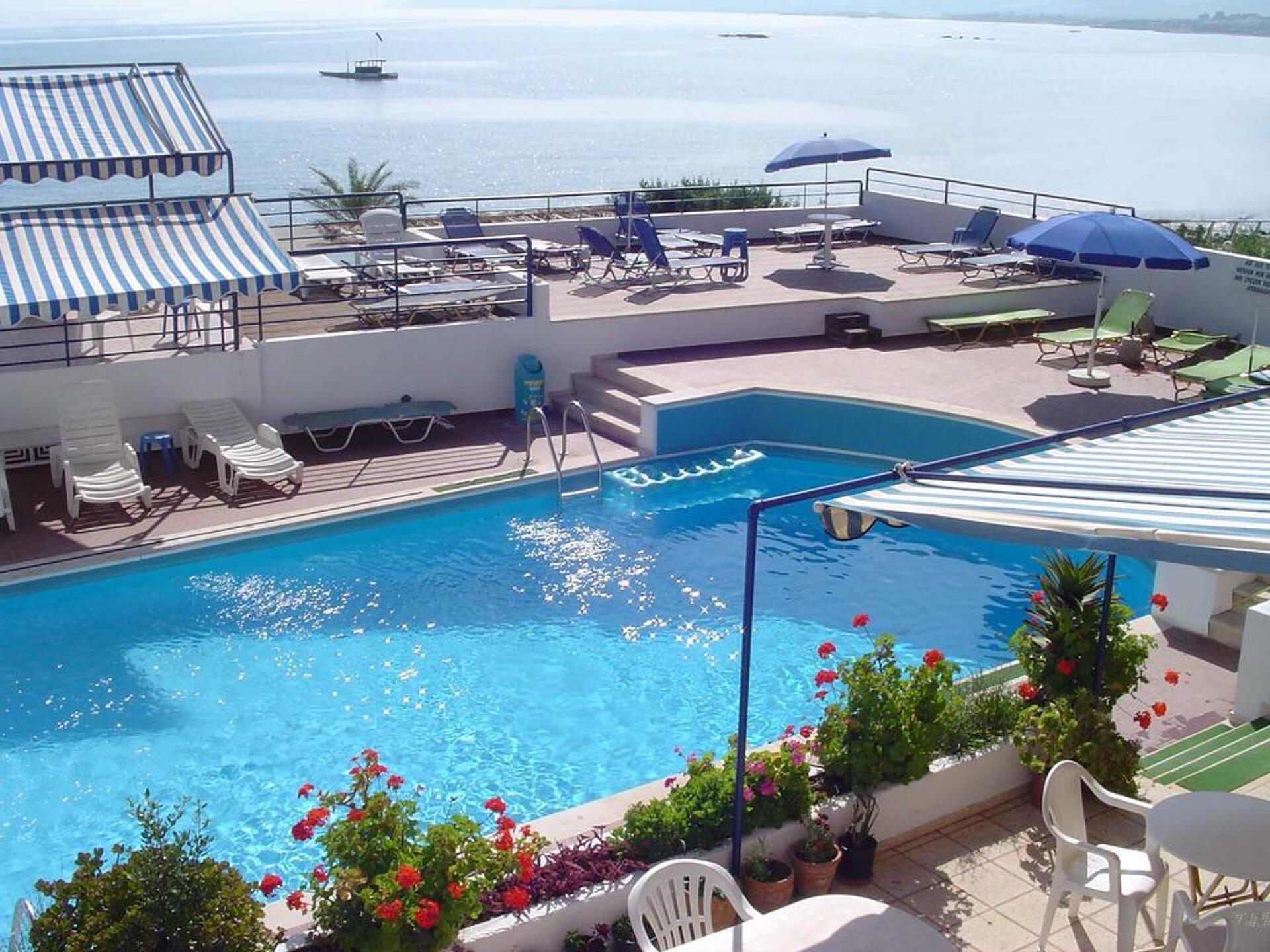 Thisvi Hotel 2* 2