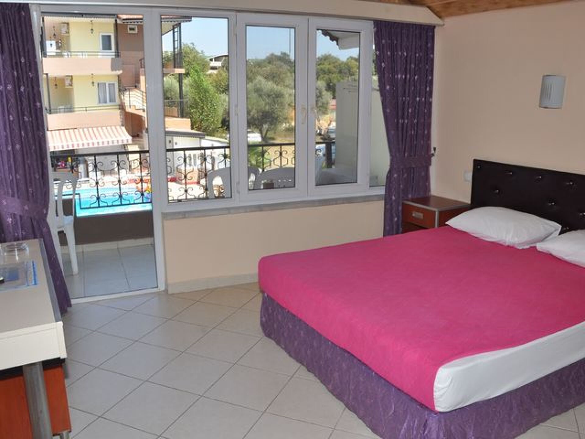 Sayanora Hotel 5