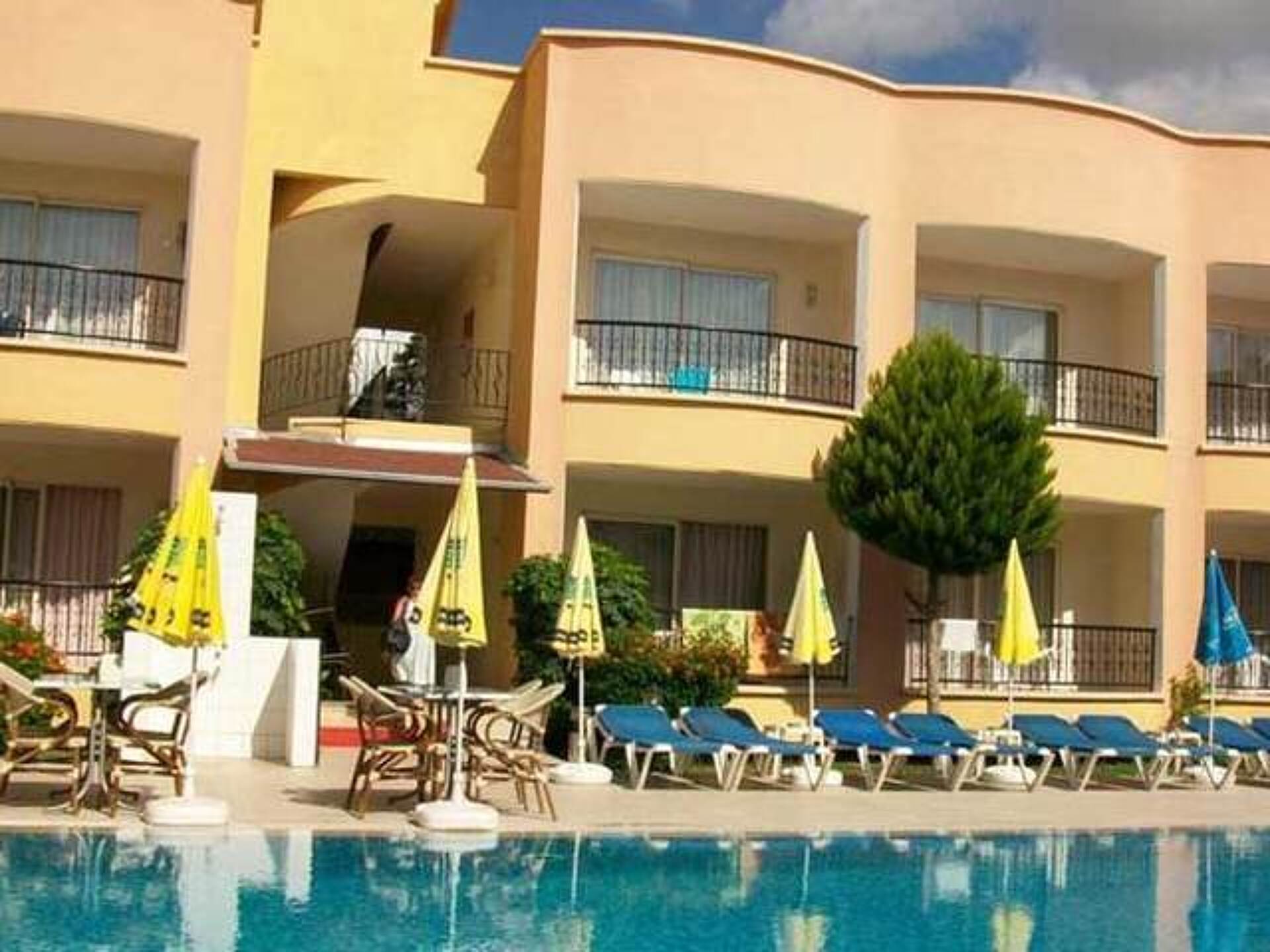 Sayanora Hotel 11