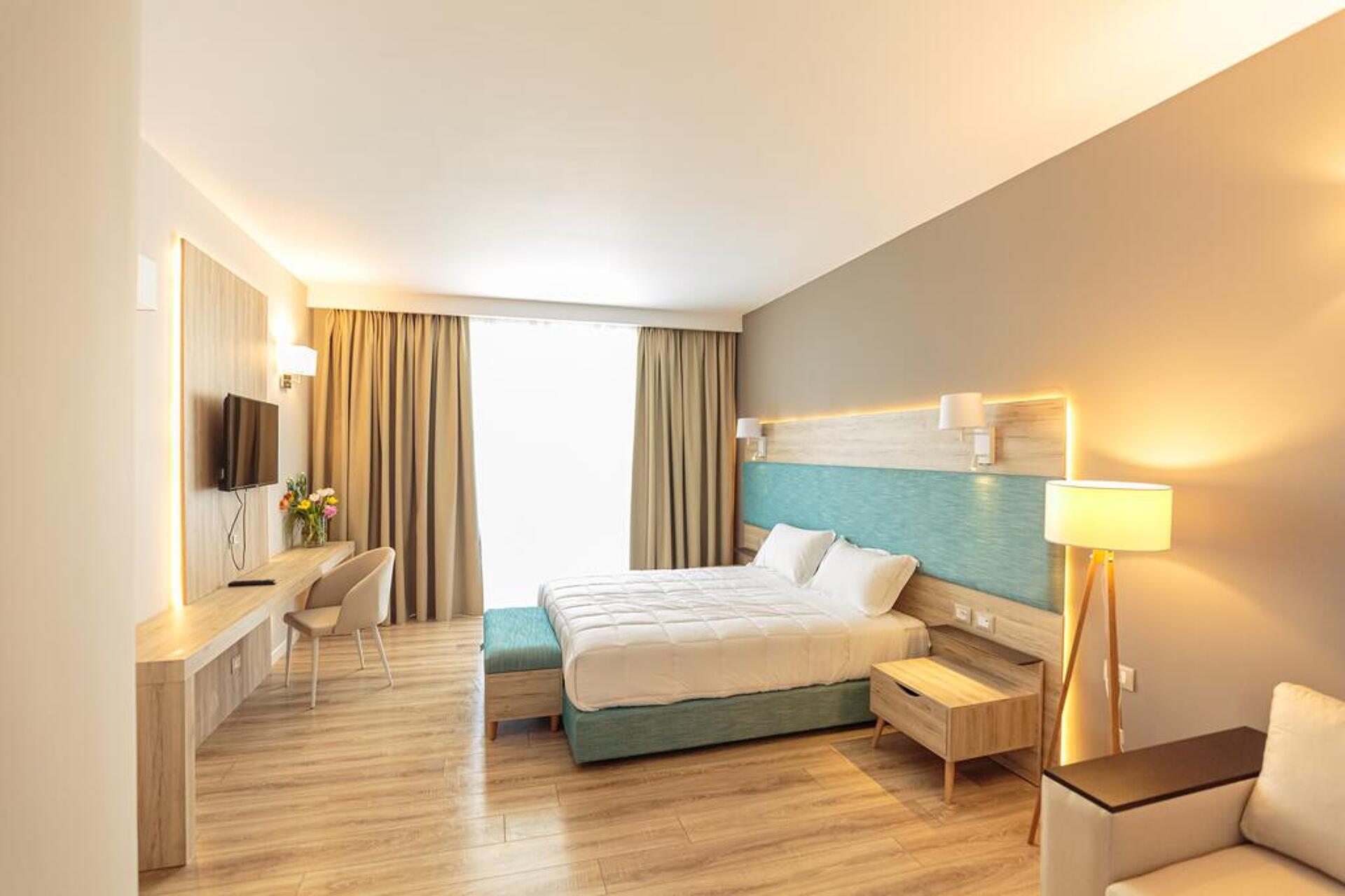 Regina Blu 5* 3