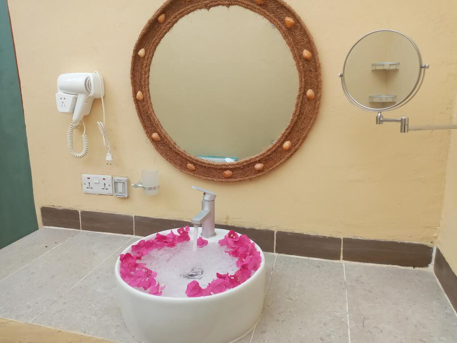 ZanExpress Fahmi Kendwa Villa 2