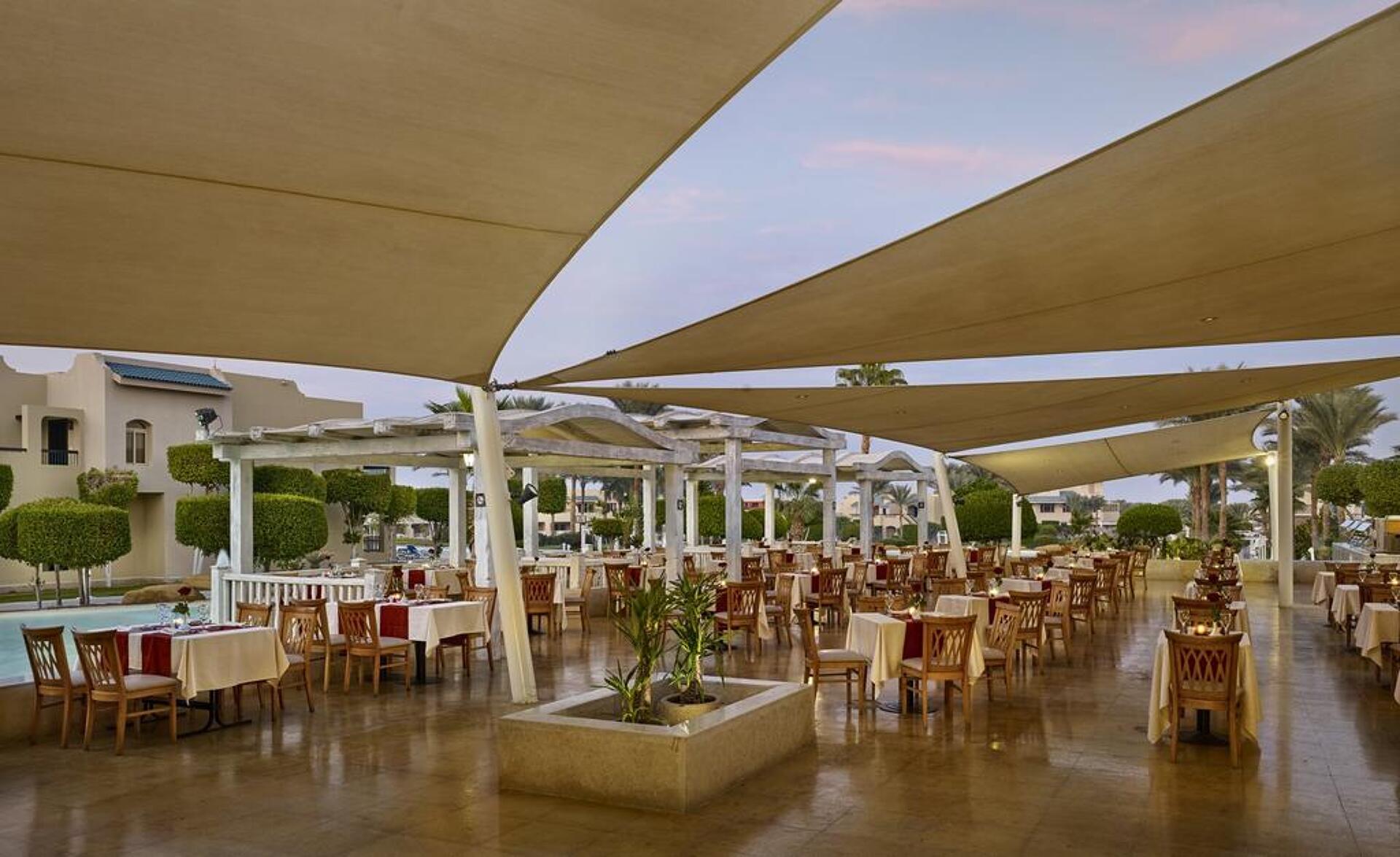 Coral Sea Holiday Resort & Aqua Park 5* 3