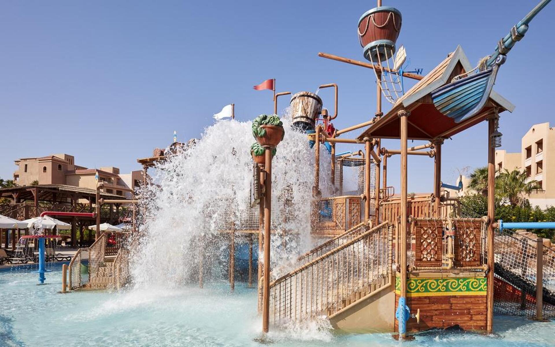 Coral Sea Holiday Resort & Aqua Park 5* 25