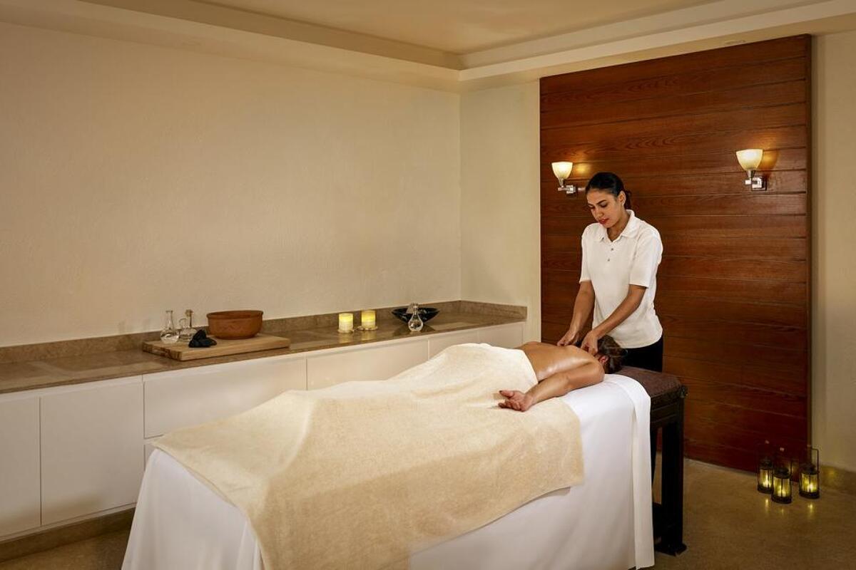 Coral Sea Holiday Resort & Aqua Park 5* last