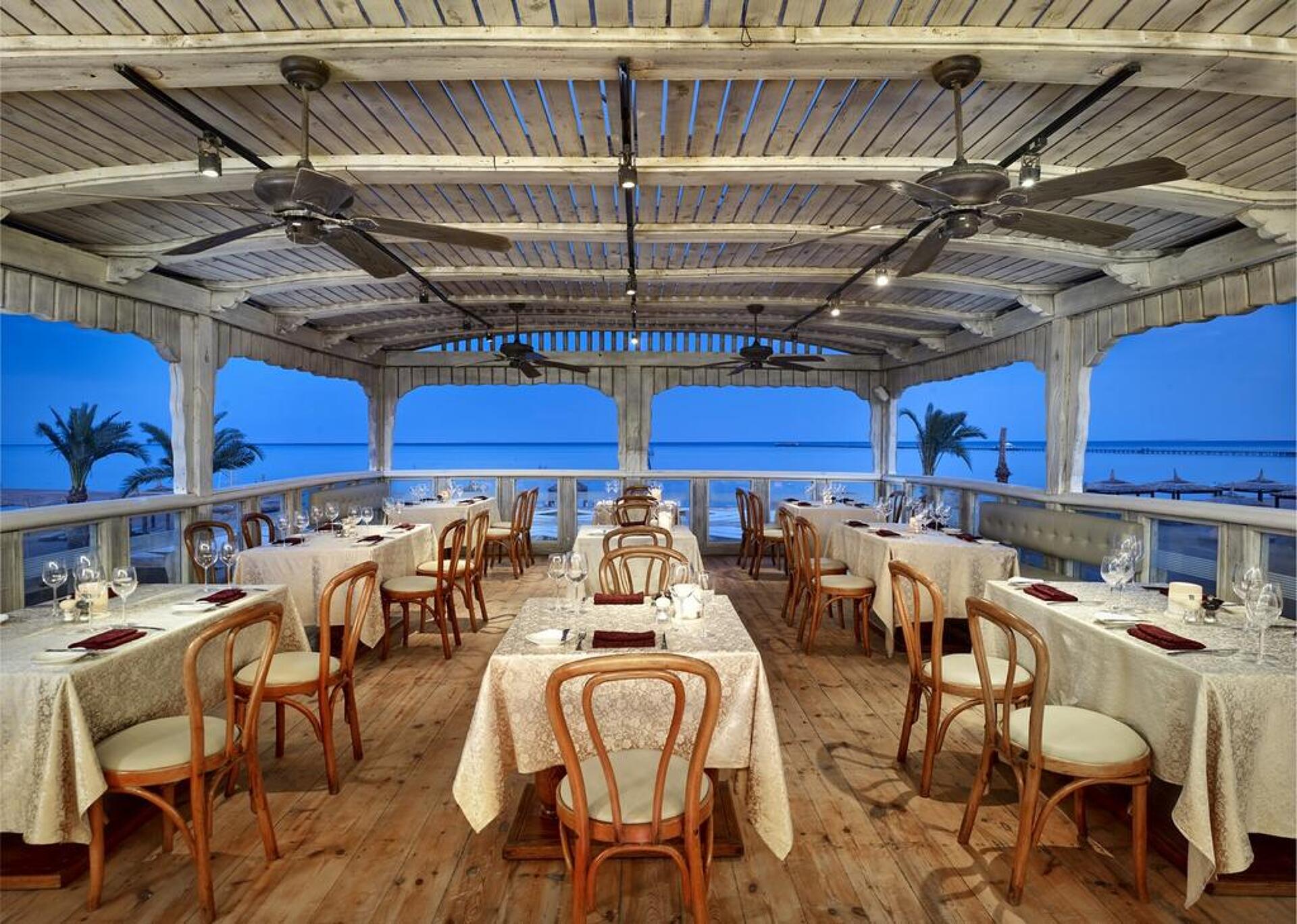 Coral Sea Holiday Resort & Aqua Park 5* 10