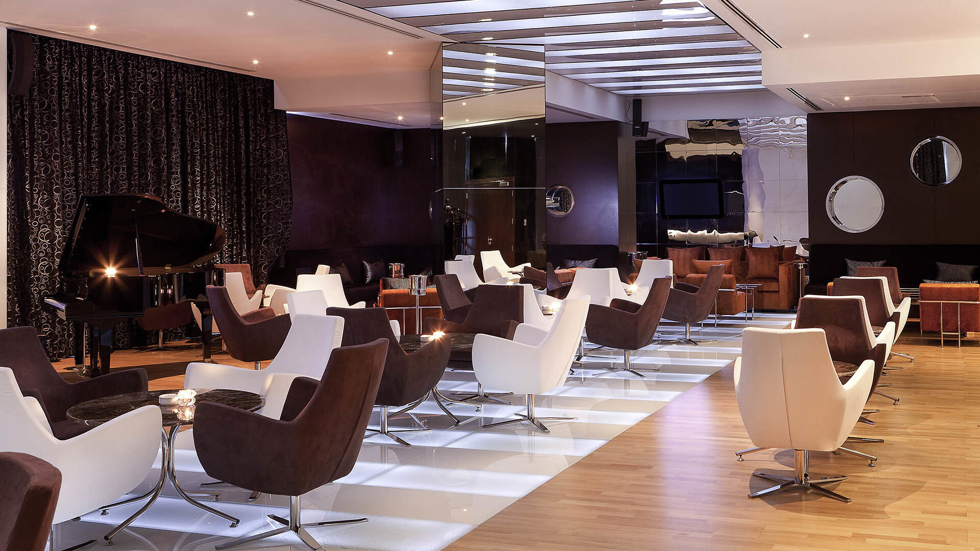 Novotel Dubai Al Barsha 4* 7