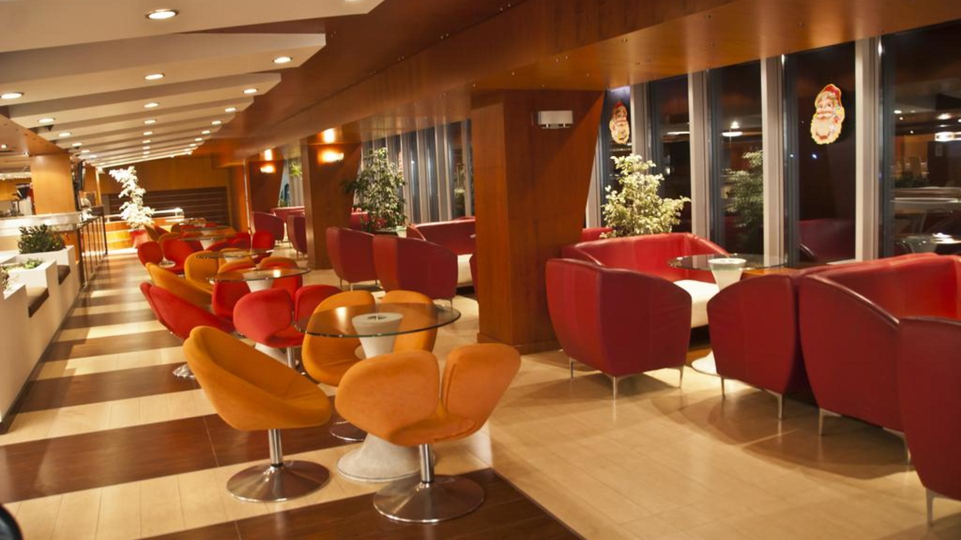 Vlora International 5* 4