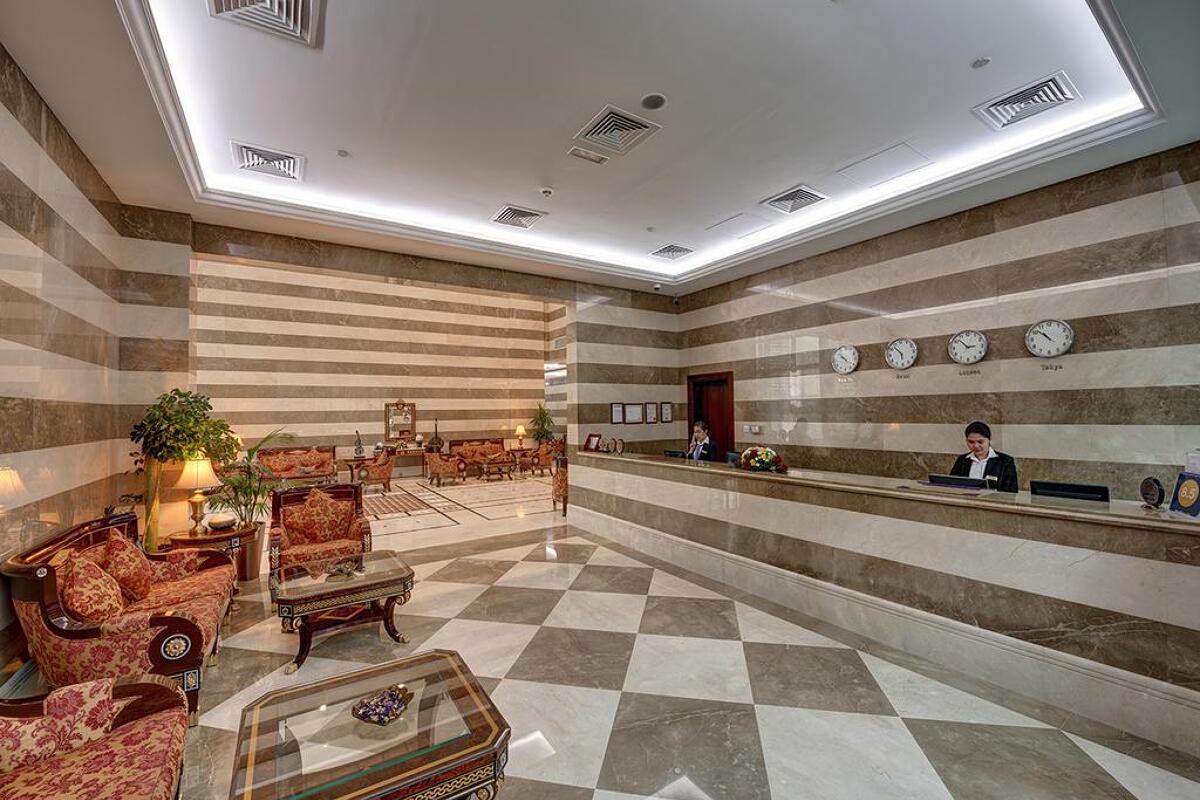 Marina Hotel Apartments 4* 2