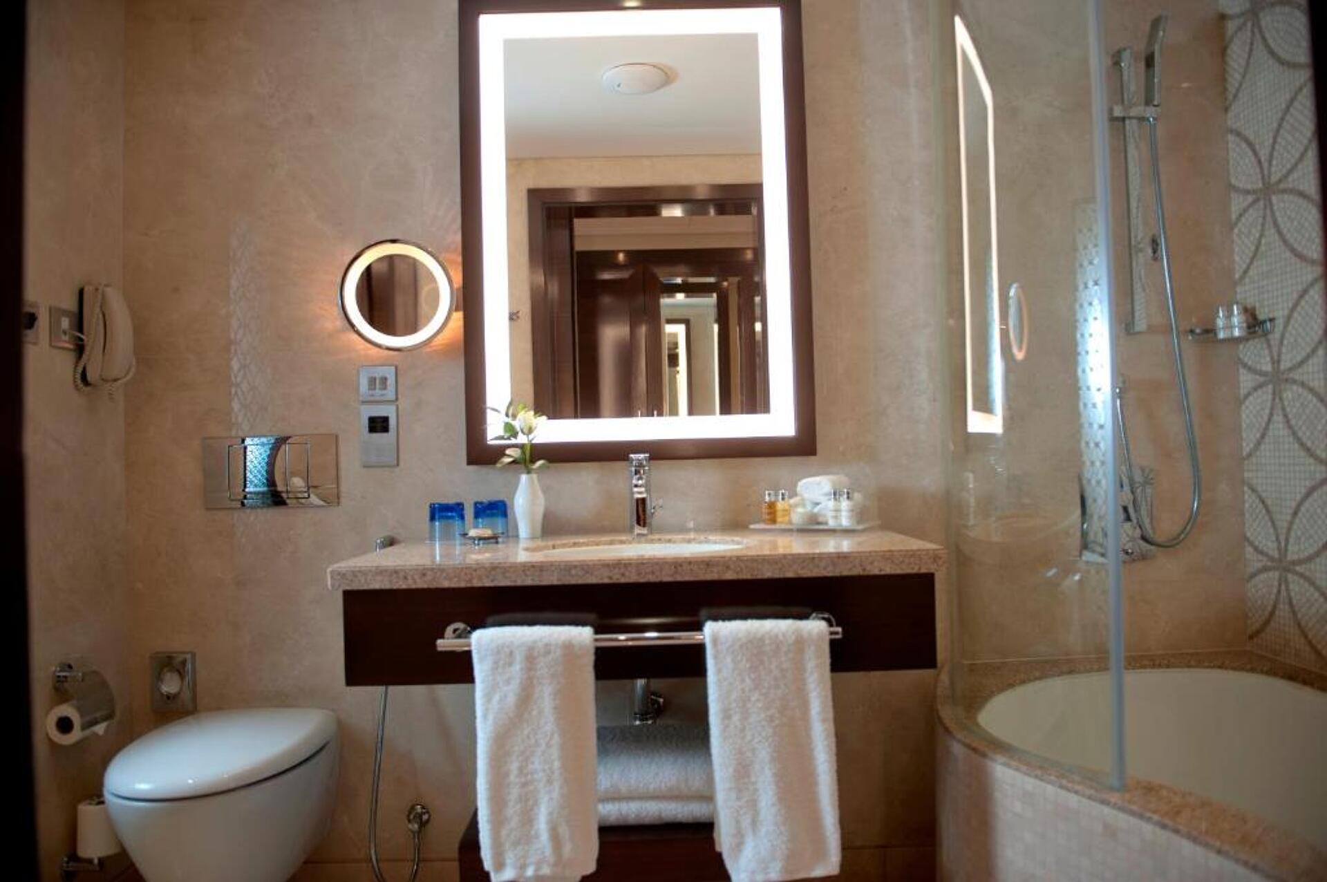 Crowne Plaza Dubai Deira 5* 1