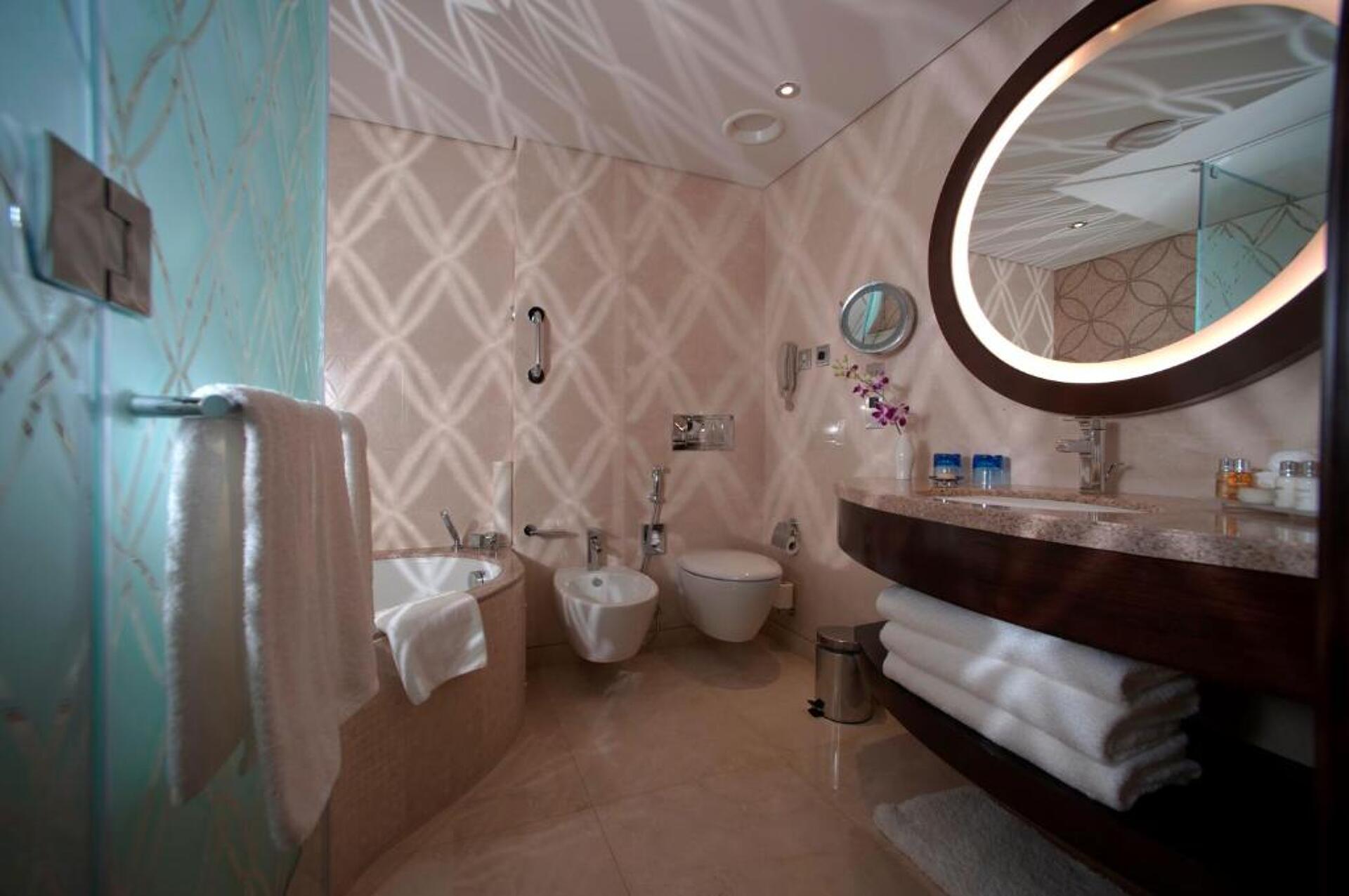 Crowne Plaza Dubai Deira 5* 4