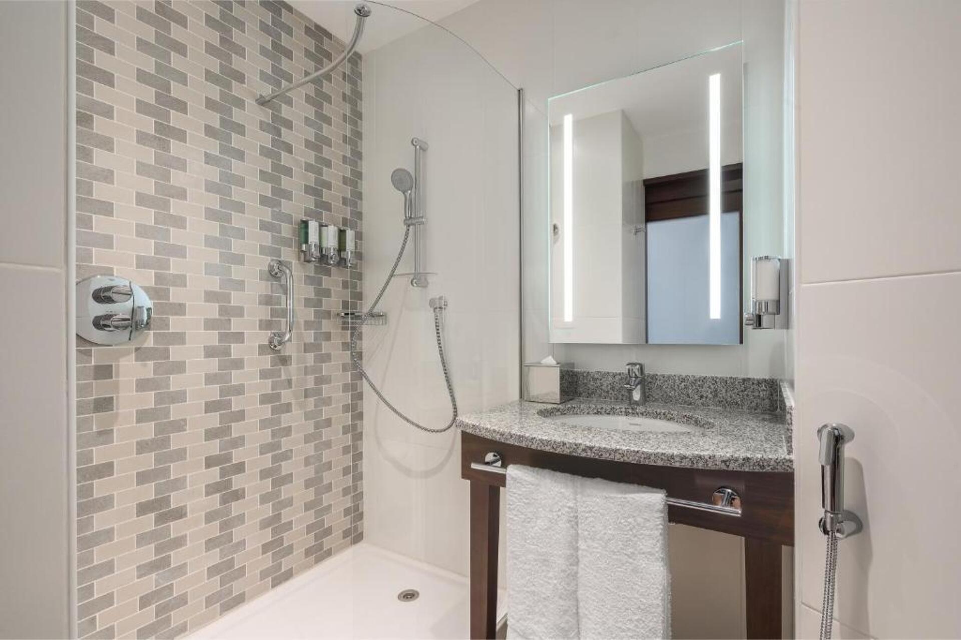 Hampton By Hilton Dubai Al Barsha 3* 7