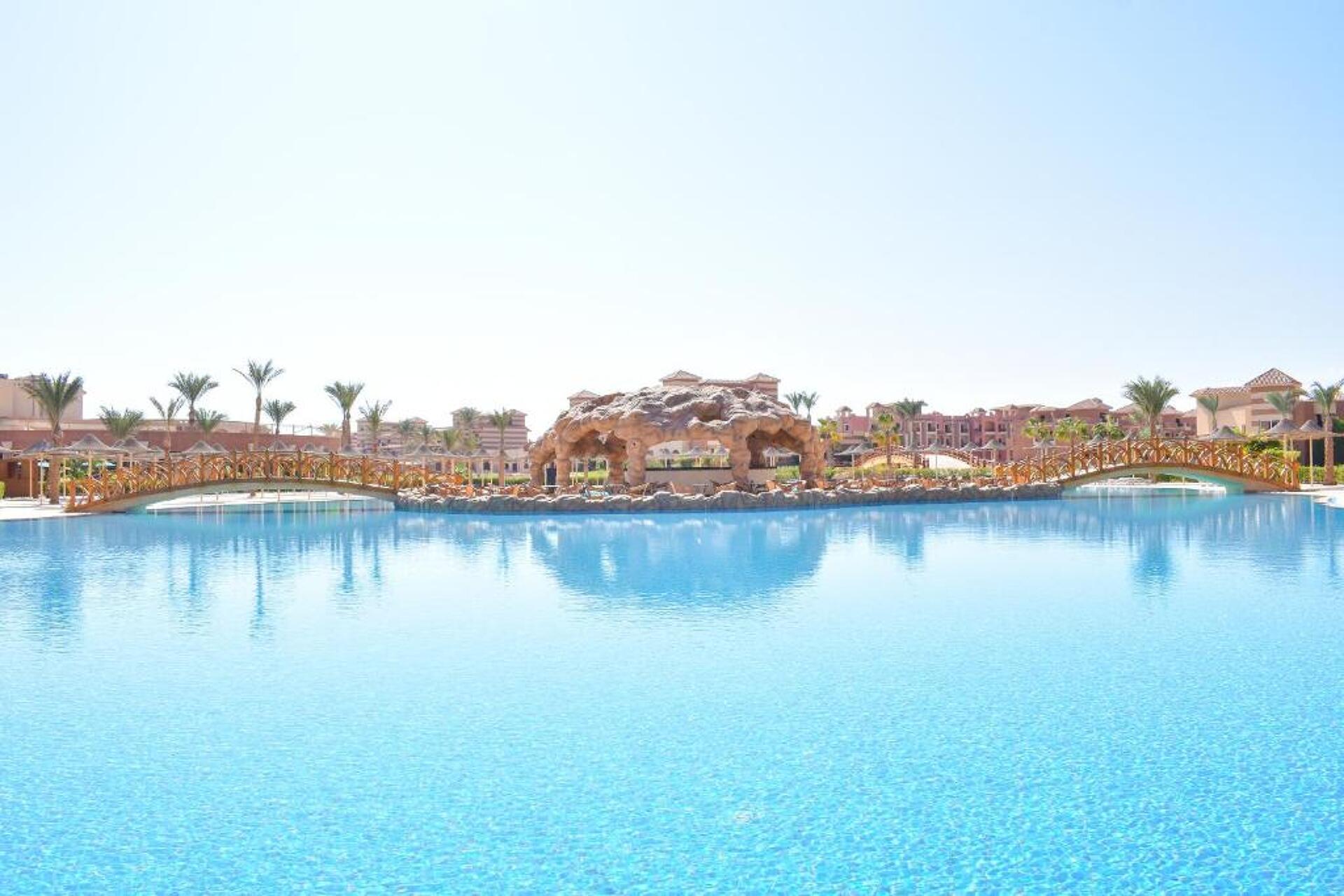 Parrotel Lagoon Resort 9