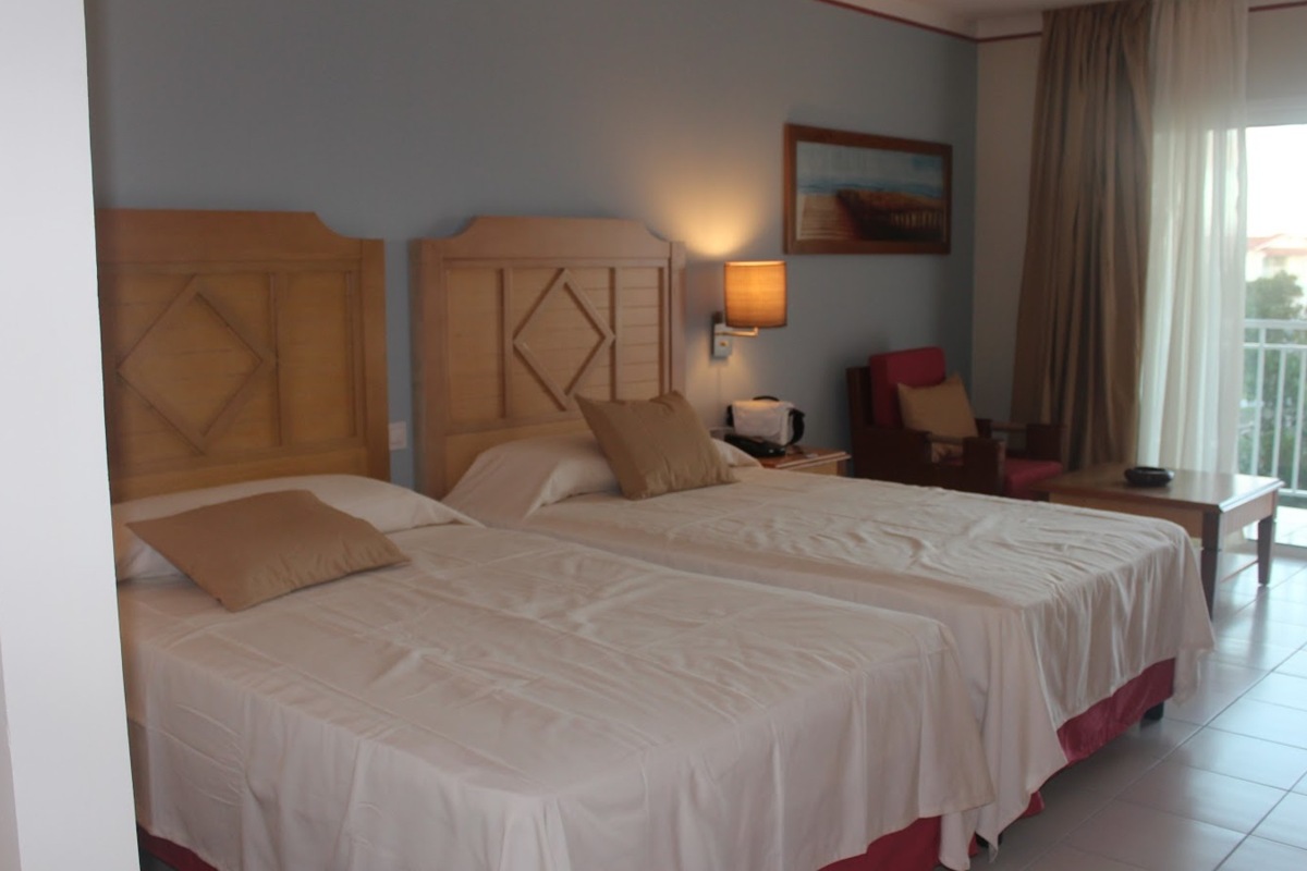 Memories Flamenco Beach Resort 5* last