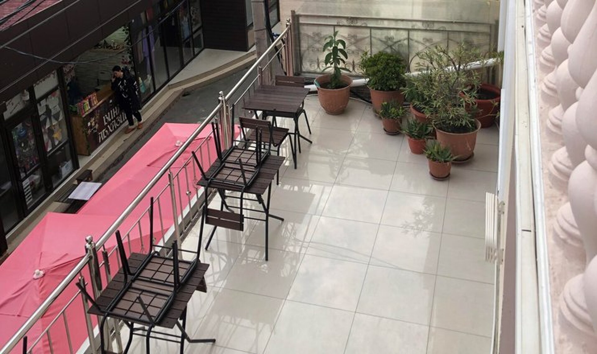 Rich Hotel 34