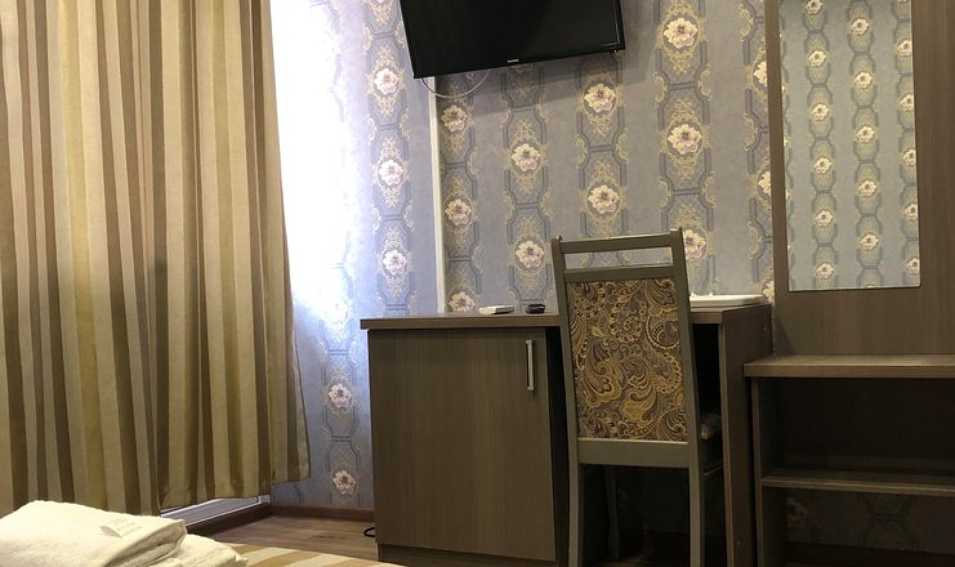 Rich Hotel 10