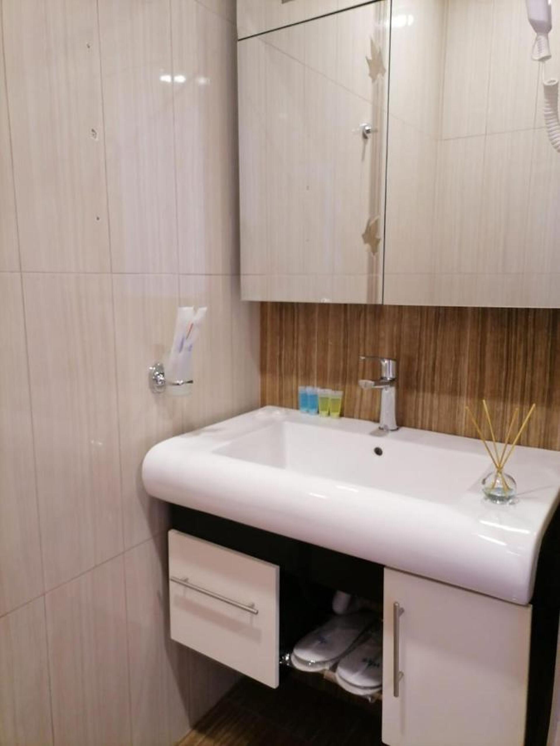 Connect Hotel Bar & Terrace 3* 35
