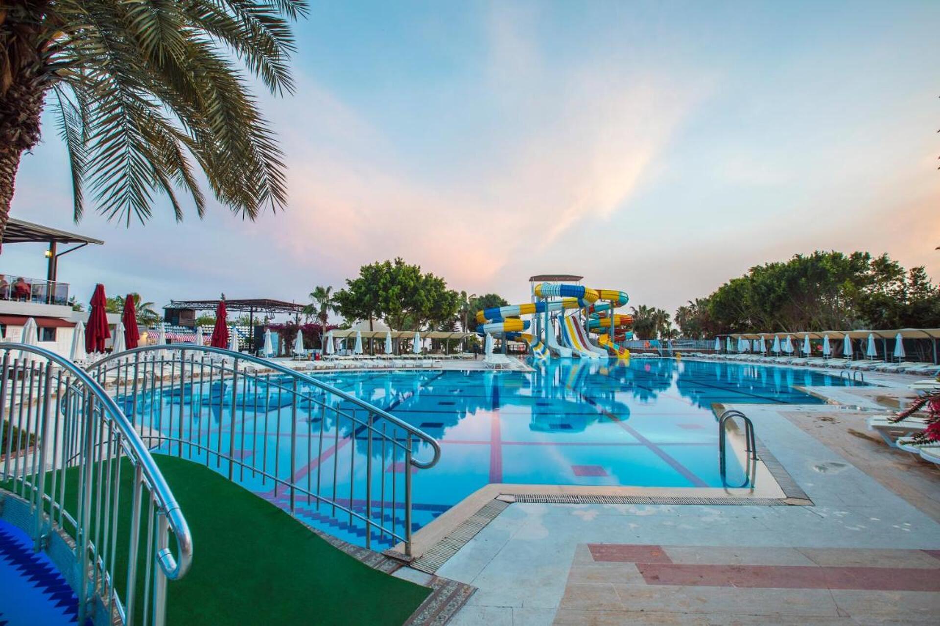Meridia Beach Hotel 28