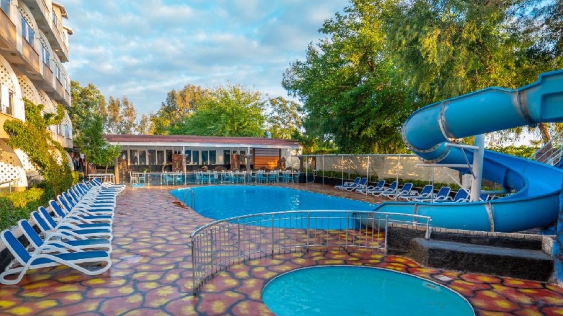 Aperion Beach 4* 2