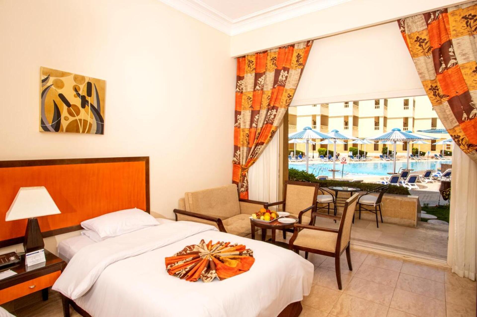 AMC Royal Hotel & Spa 25