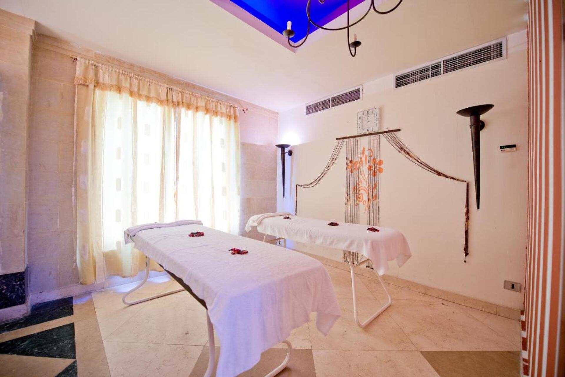 Otium Inn Amphoras Aqua Resort 34