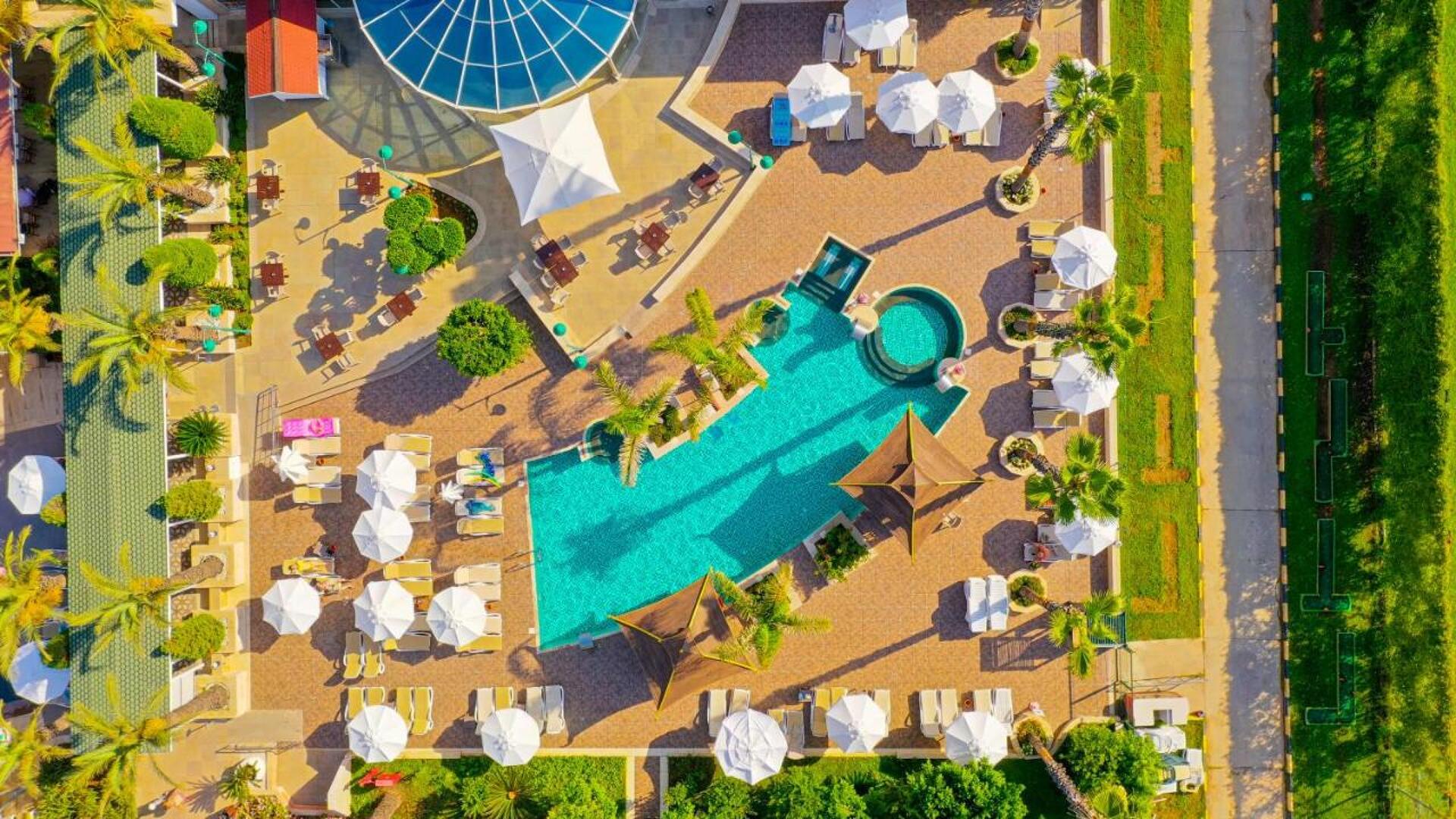 Crystal Family Resort & Spa 6