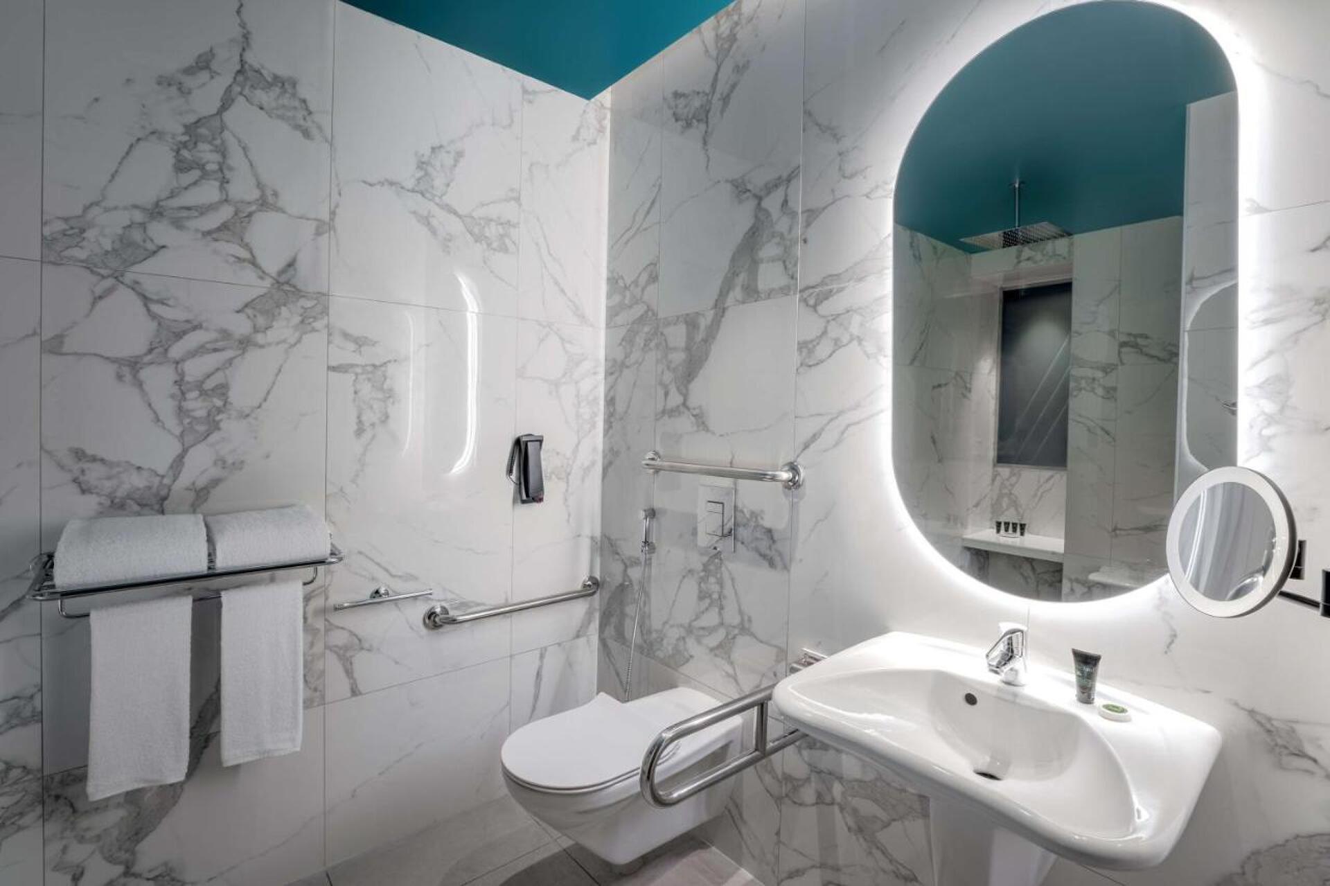 Hyatt Centric Jumeirah Dubai 17