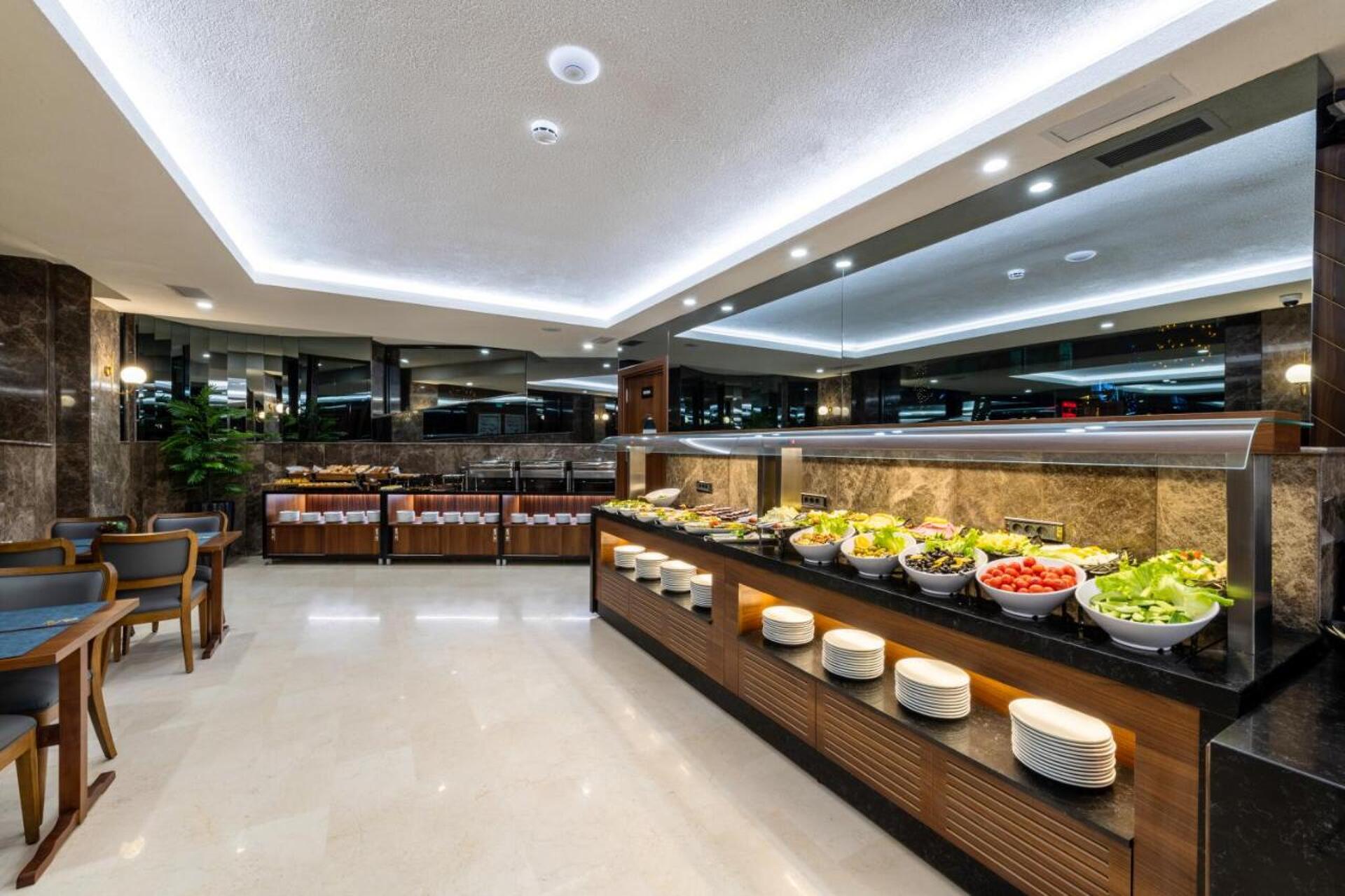 Aprilis Deluxe Hotel 4* 13