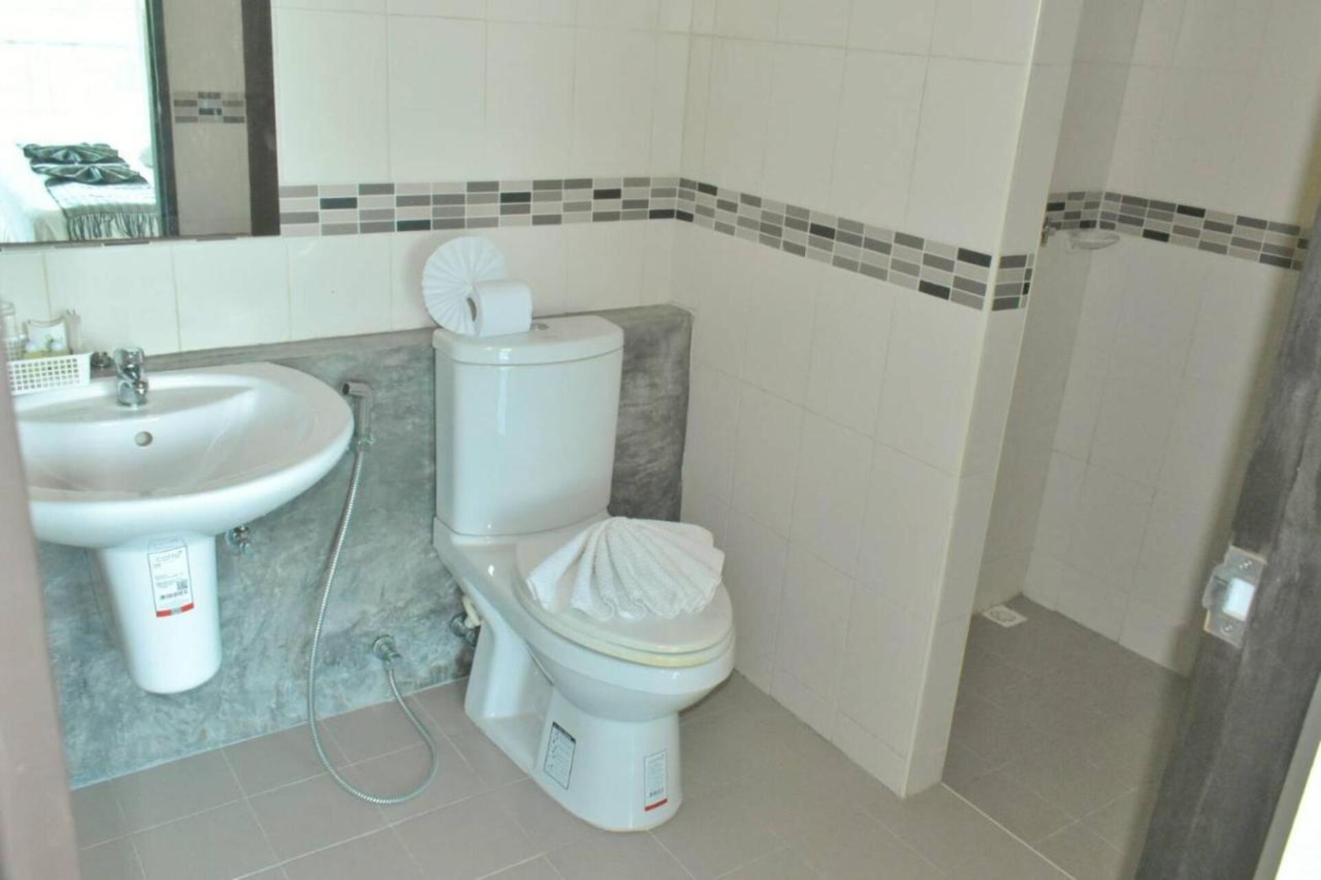 Outdoor Inn & Restaurant Kata 3* 32