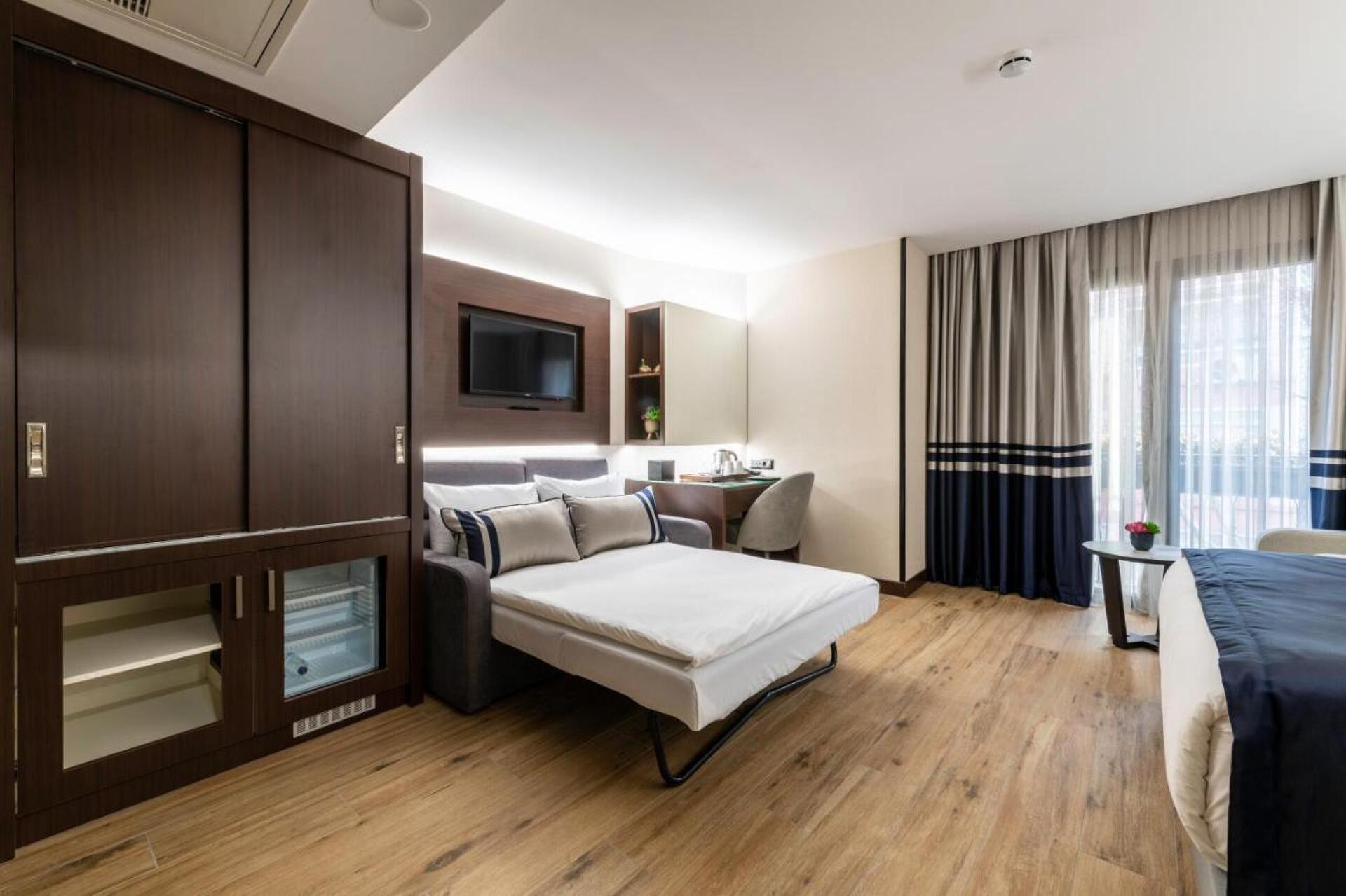 Aprilis Deluxe Hotel 4* 37