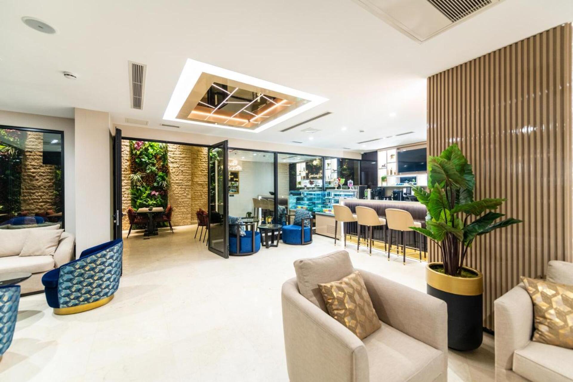 Aprilis Deluxe Hotel 4* 32