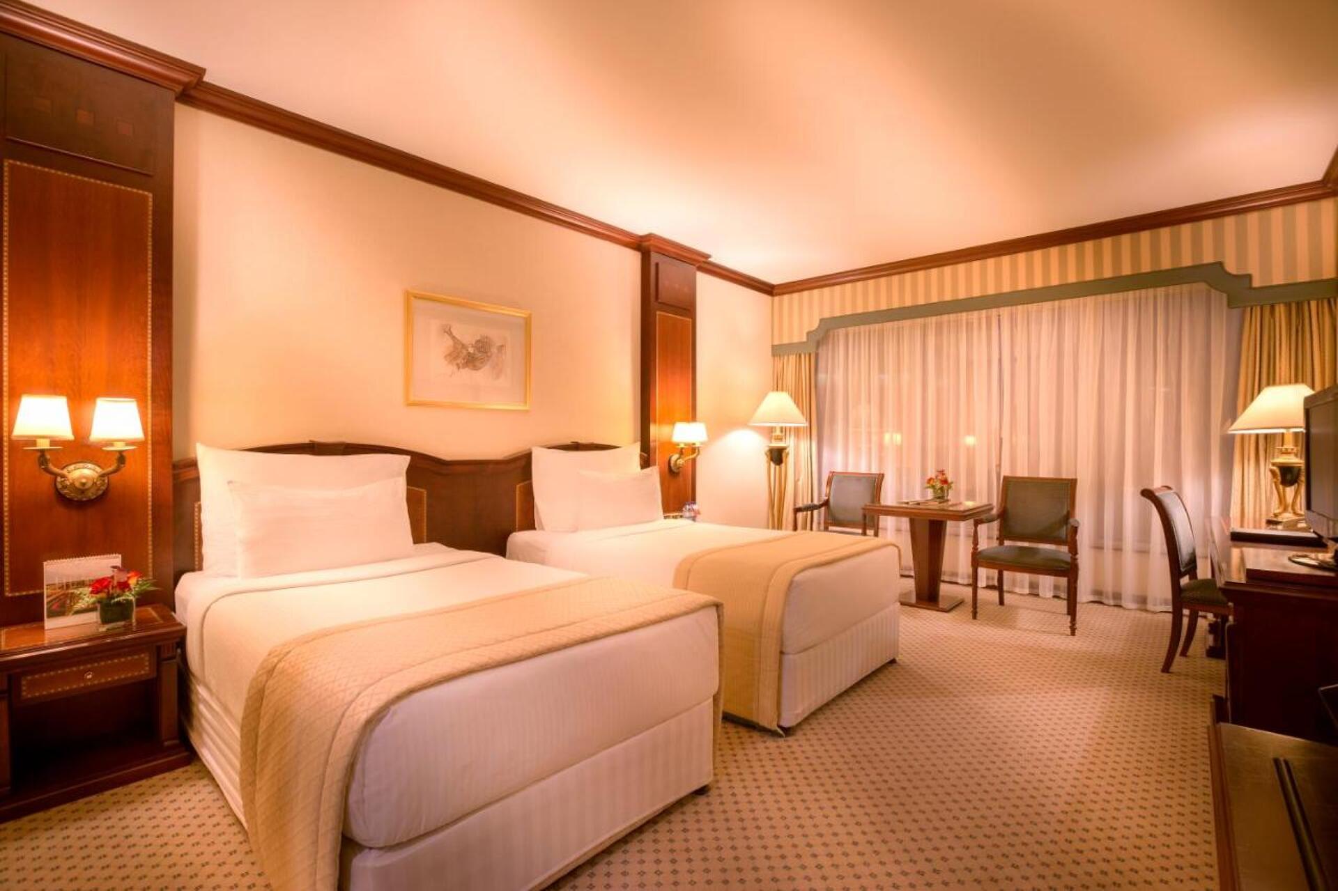 Corniche Hotel Abu Dhabi 23